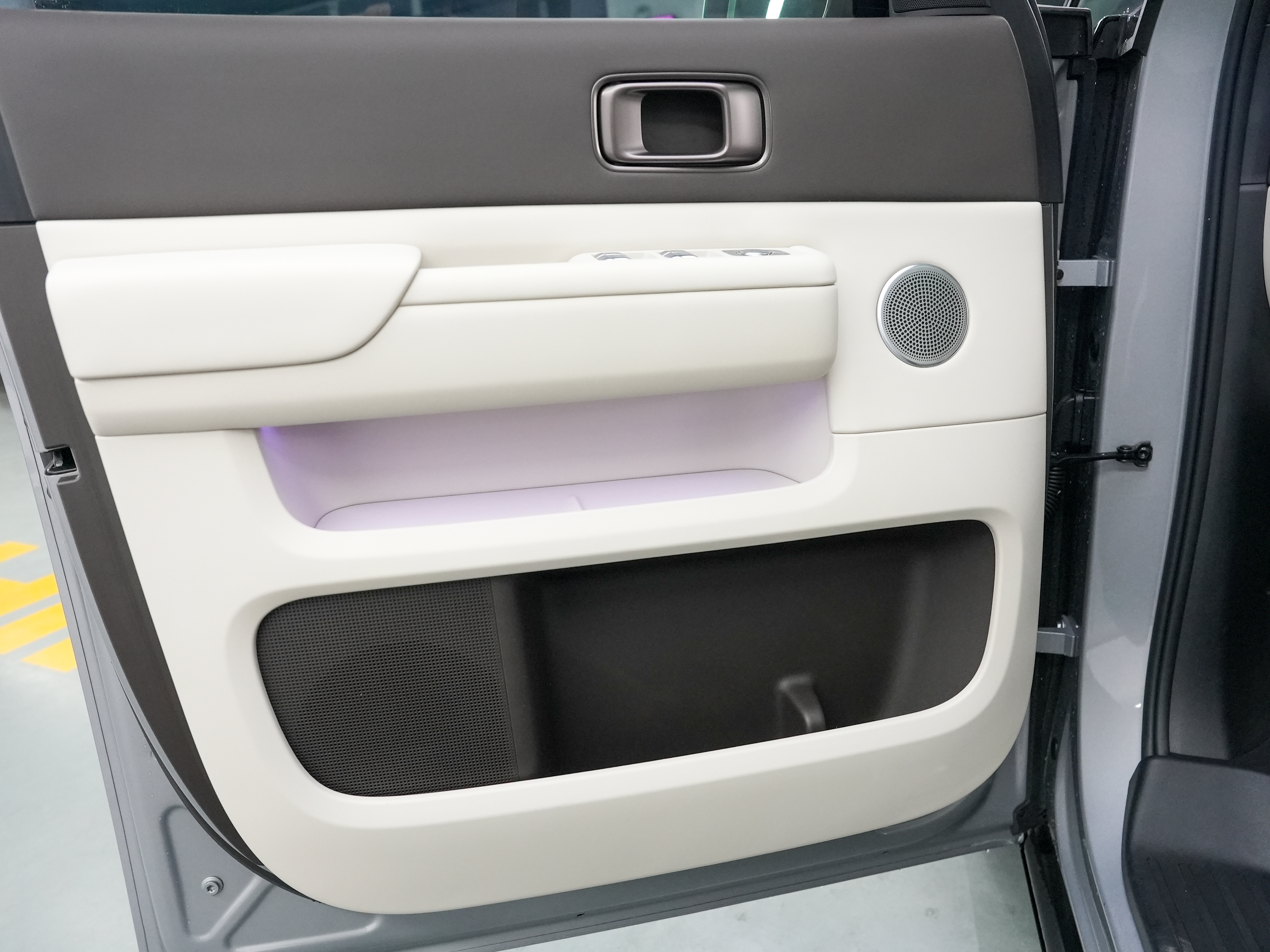 理想汽车 理想MEGA 2025 汽车图片 #9