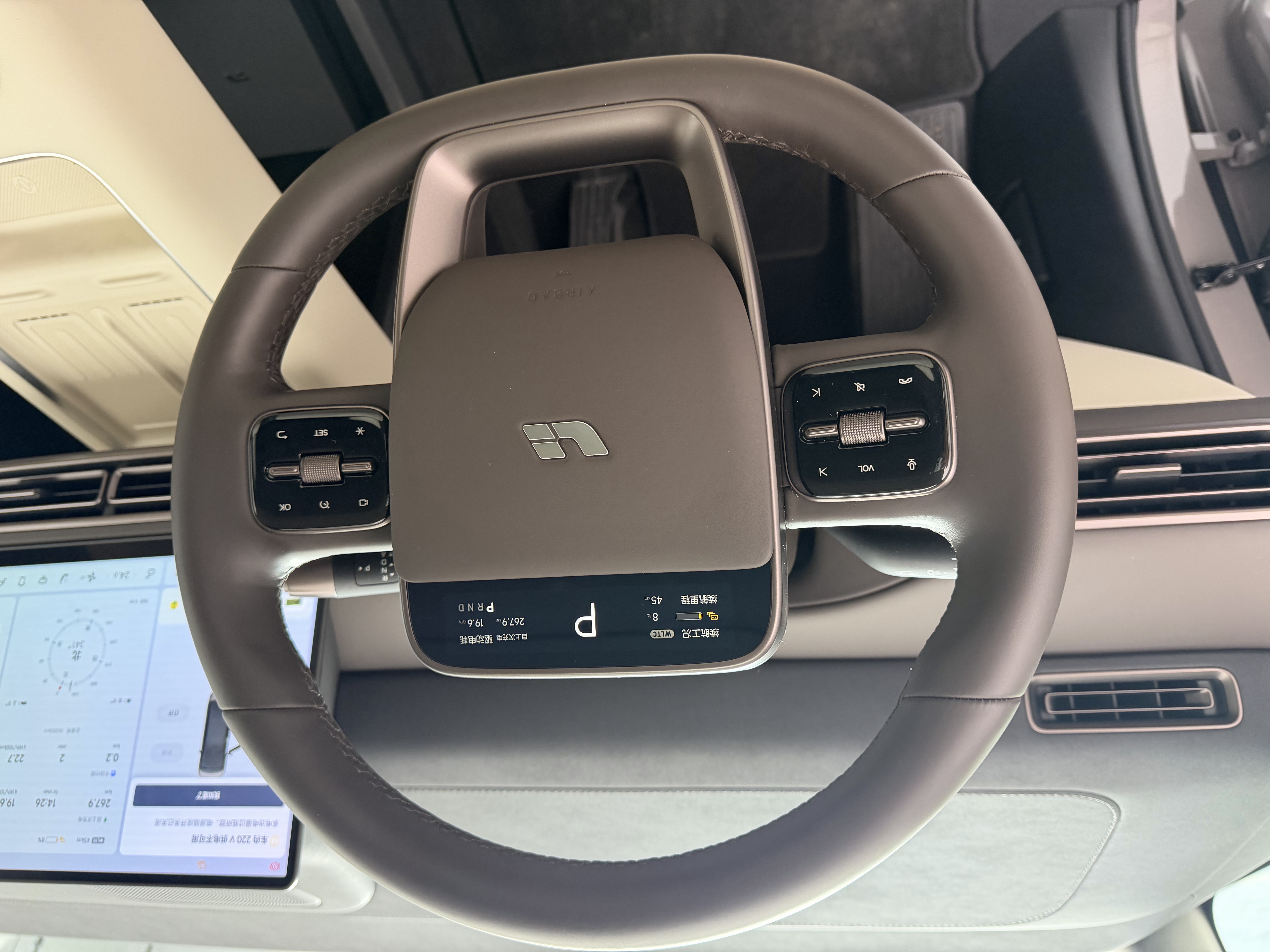 理想汽车 理想MEGA 2025 汽车图片 #9