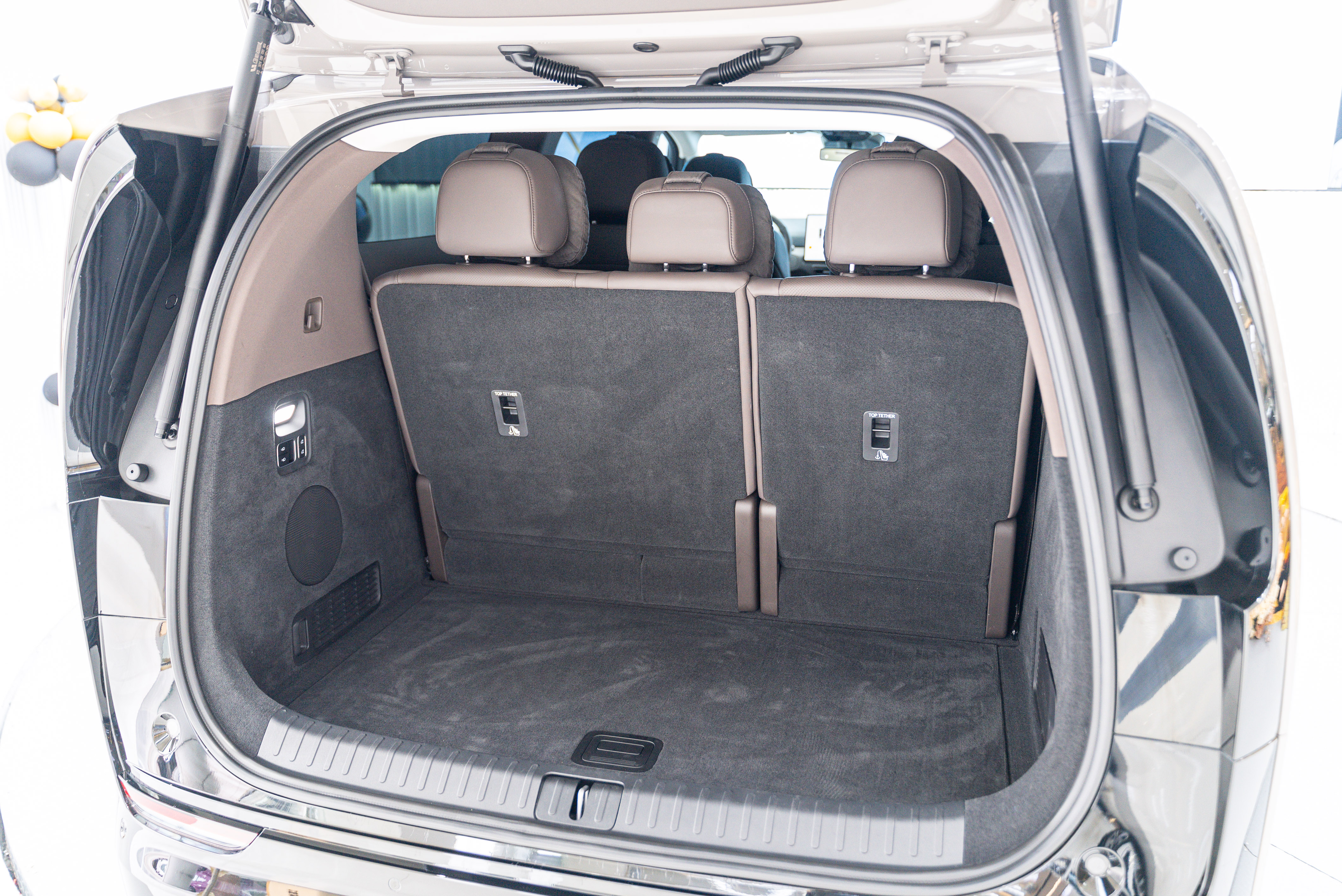 理想汽车 理想MEGA 2024 汽车图片 #9