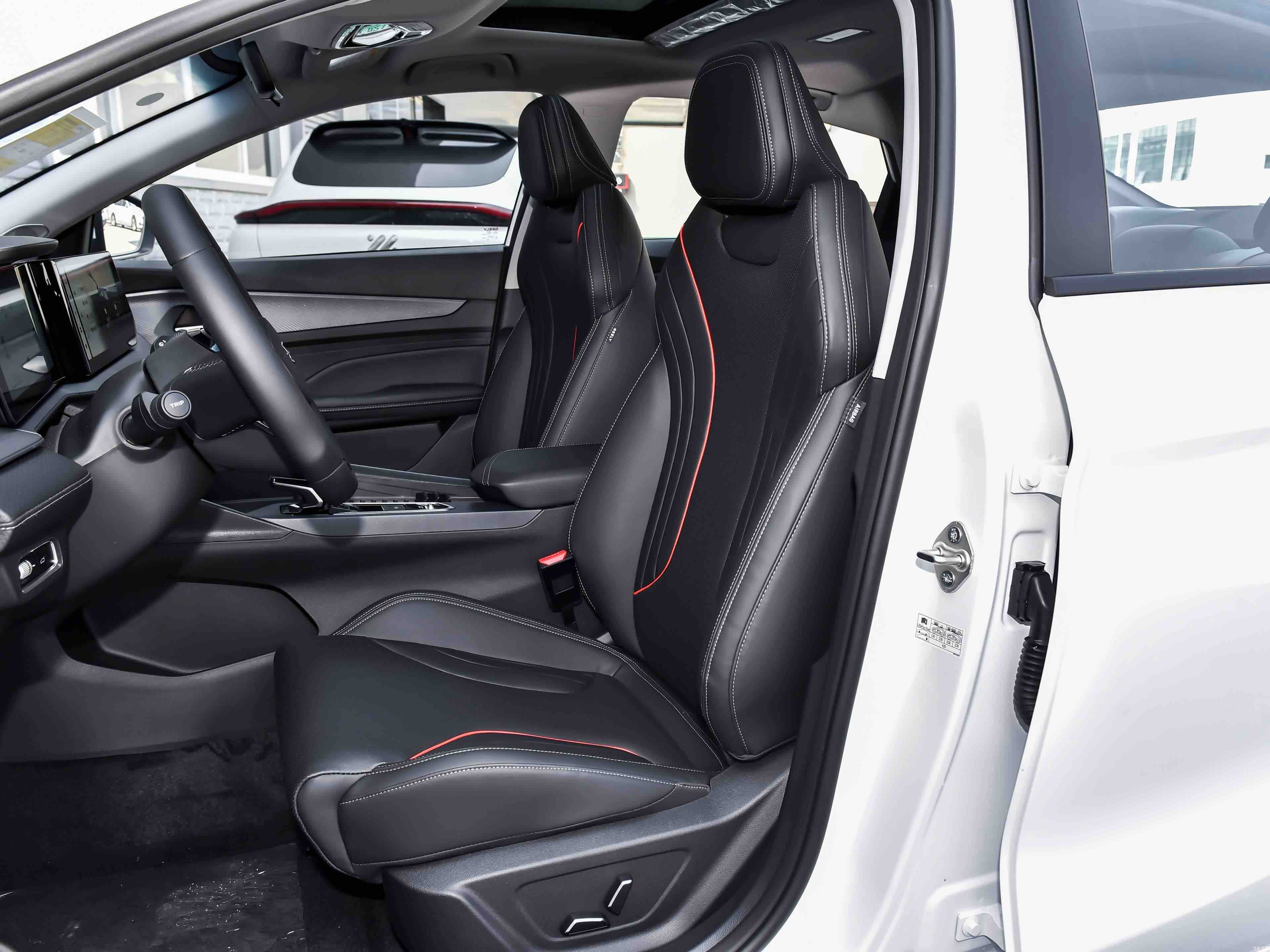 GEELY Binray 2026 #9 GEELY Binray 2026 car image #9