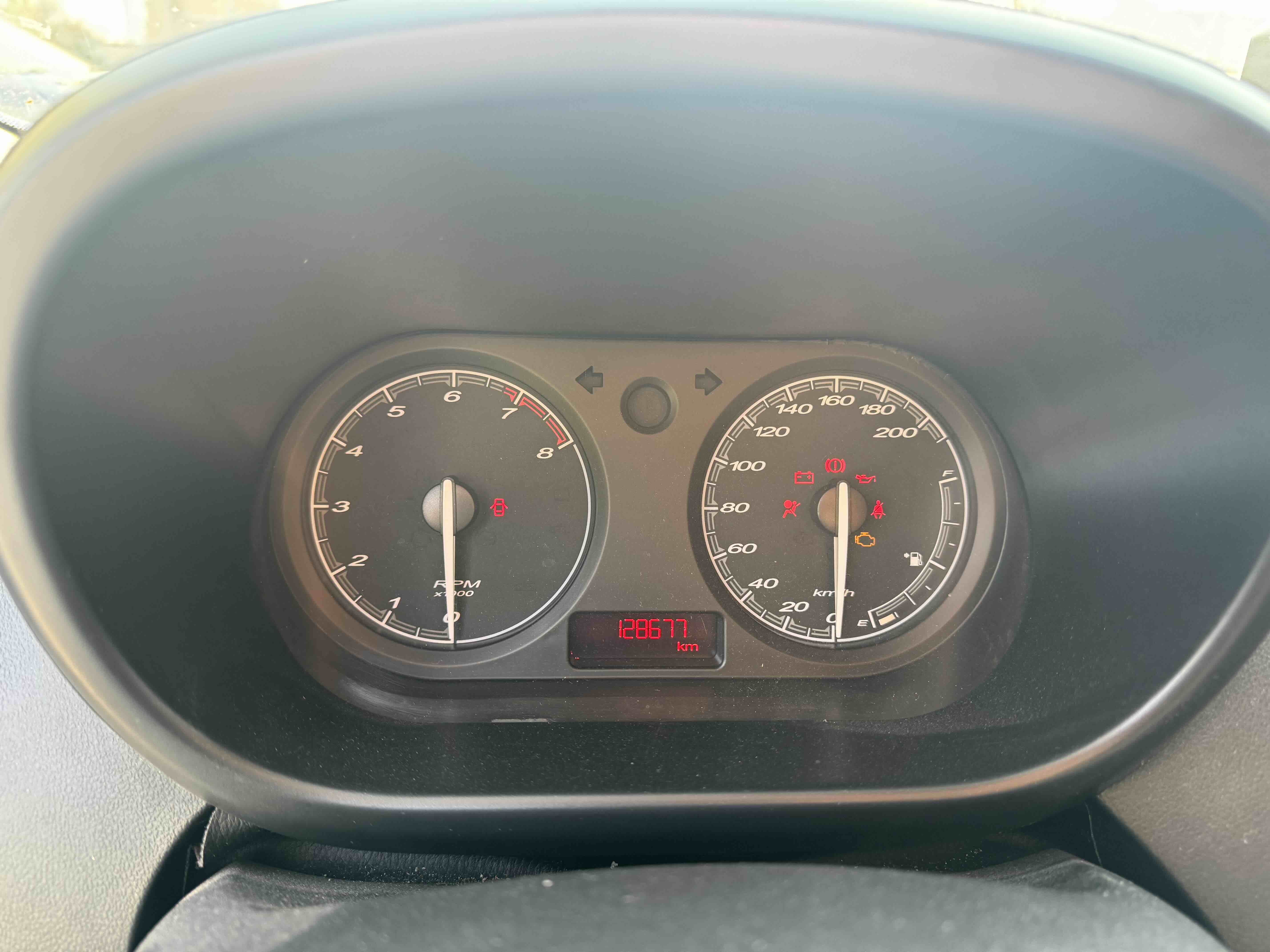 MG 3 2012 car image #9