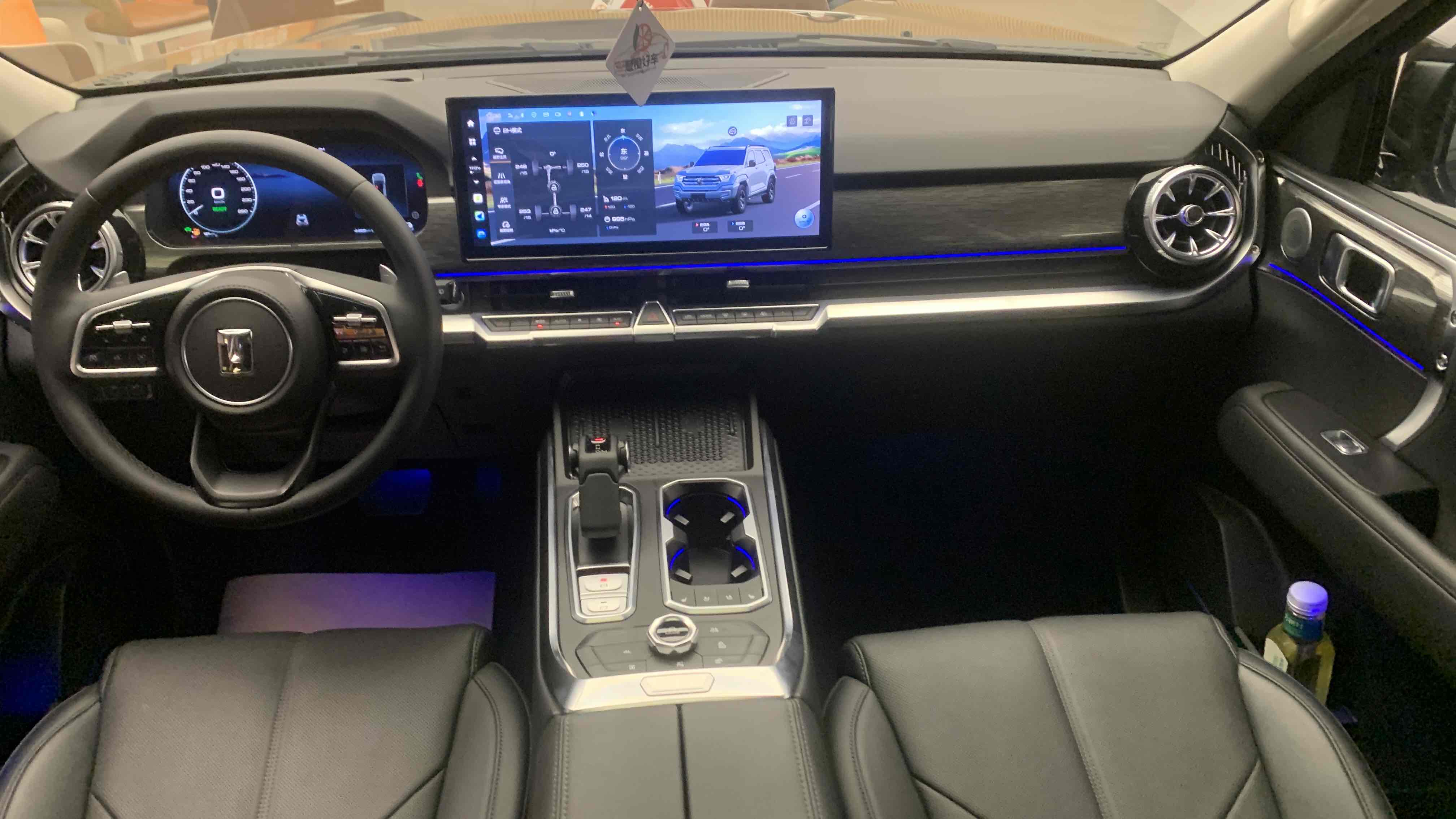 Tank 400 New Energy 2025 #9 Tank 400 New Energy 2025 car image #9