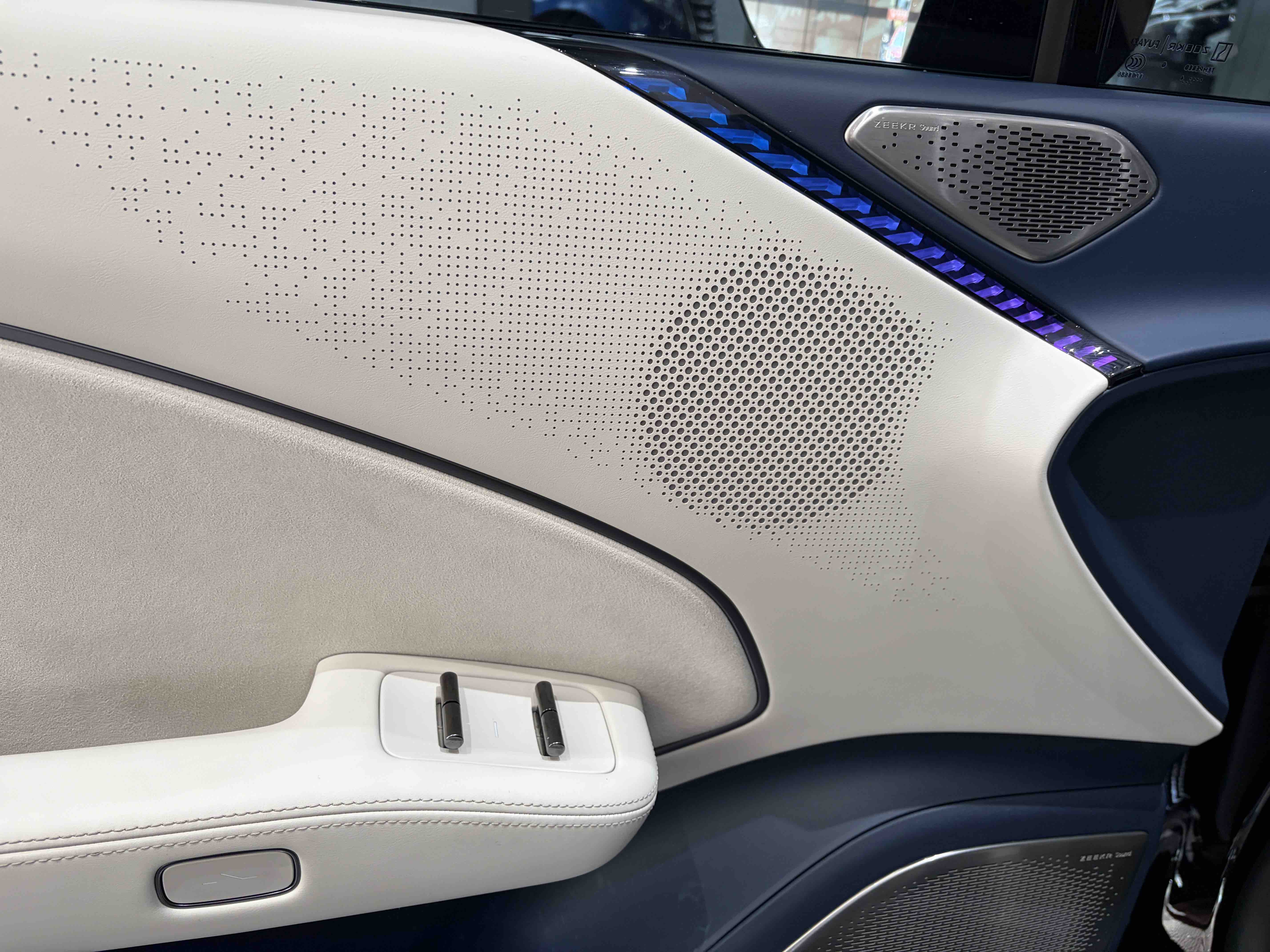 极氪 极氪007 2024 汽车图片 #9