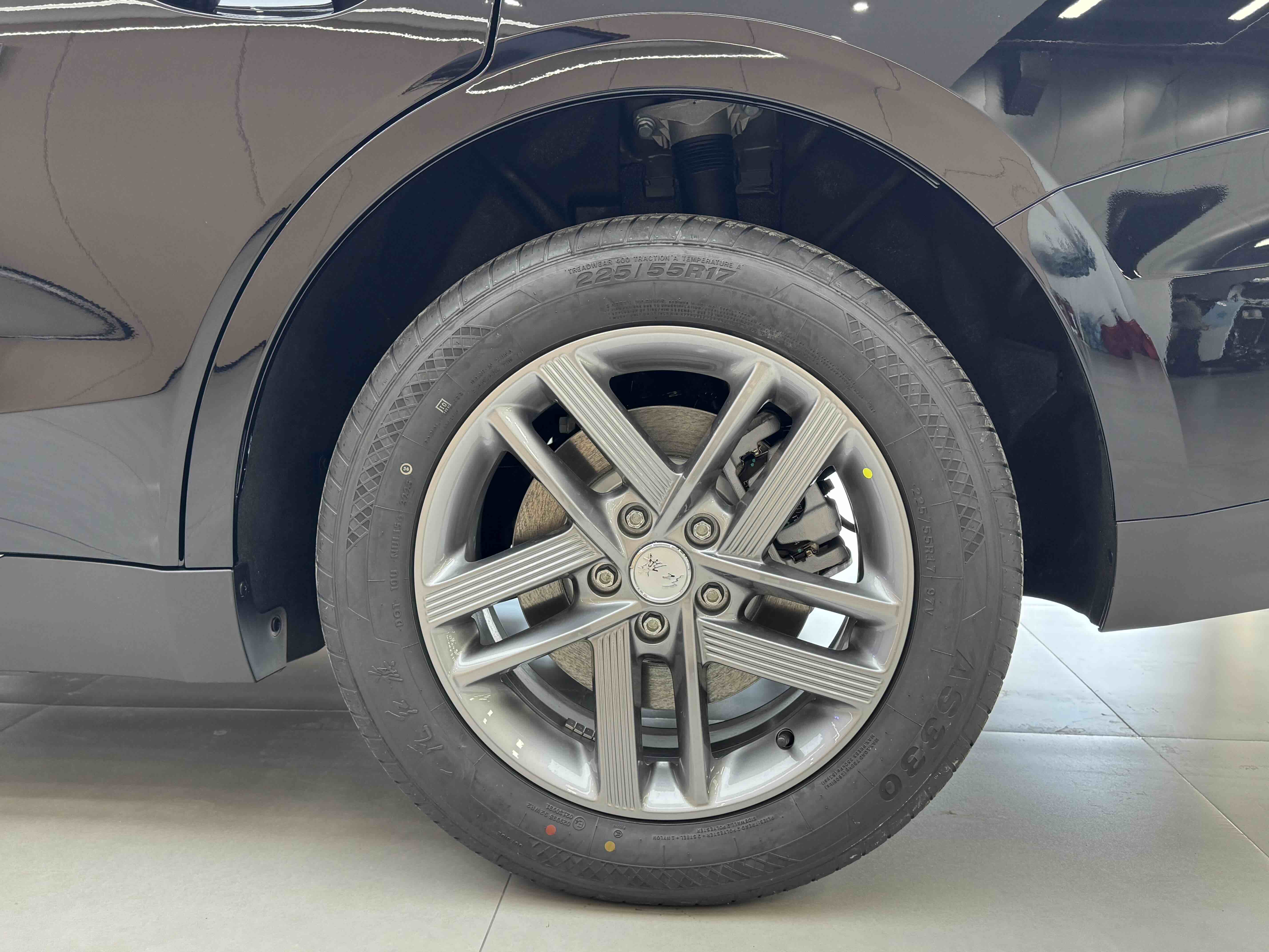 HongQi E-QM5 2026 car image #9