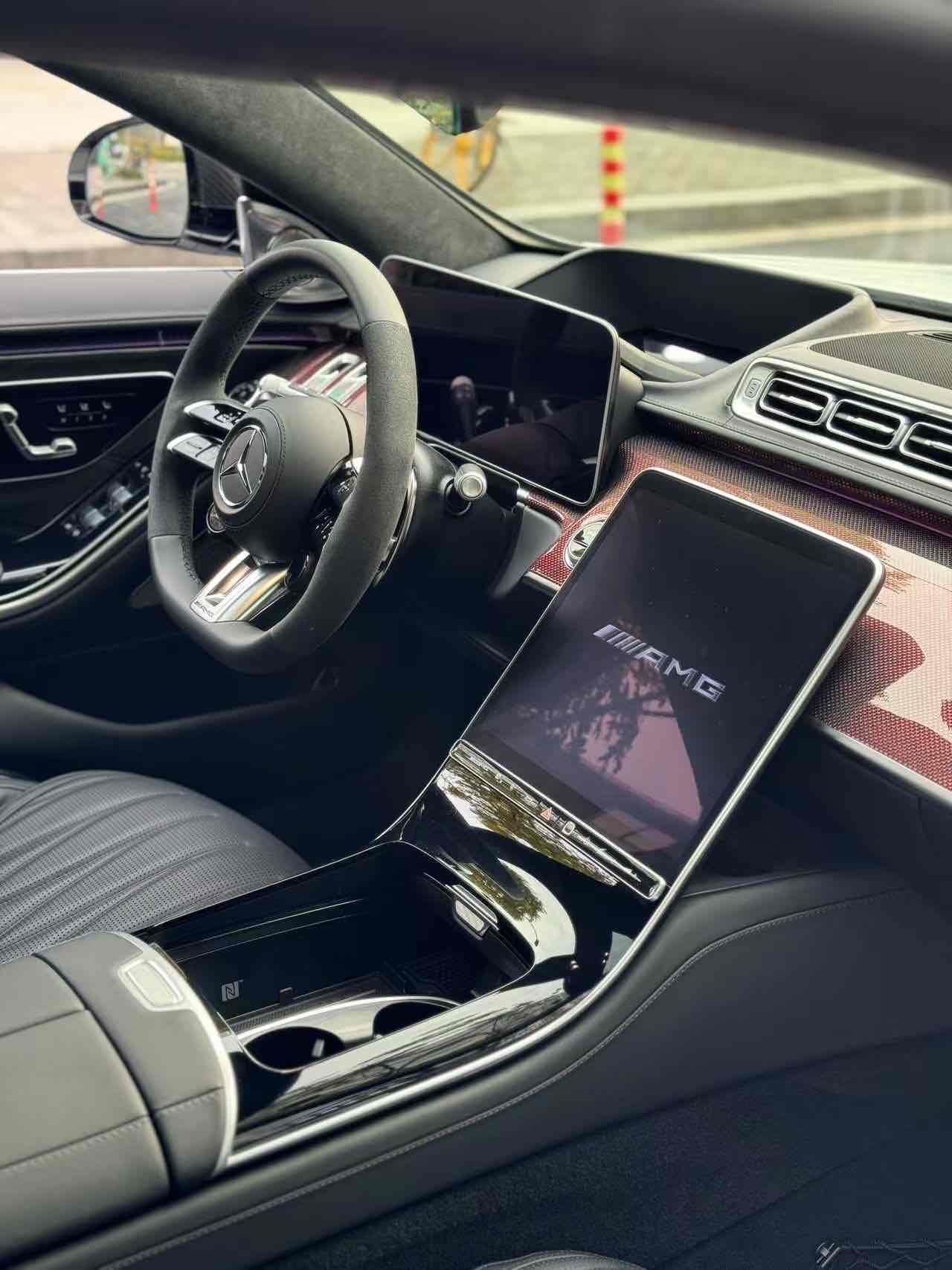 Mercedes-Benz S AMG New Energy 2025 صورة سيارة #9