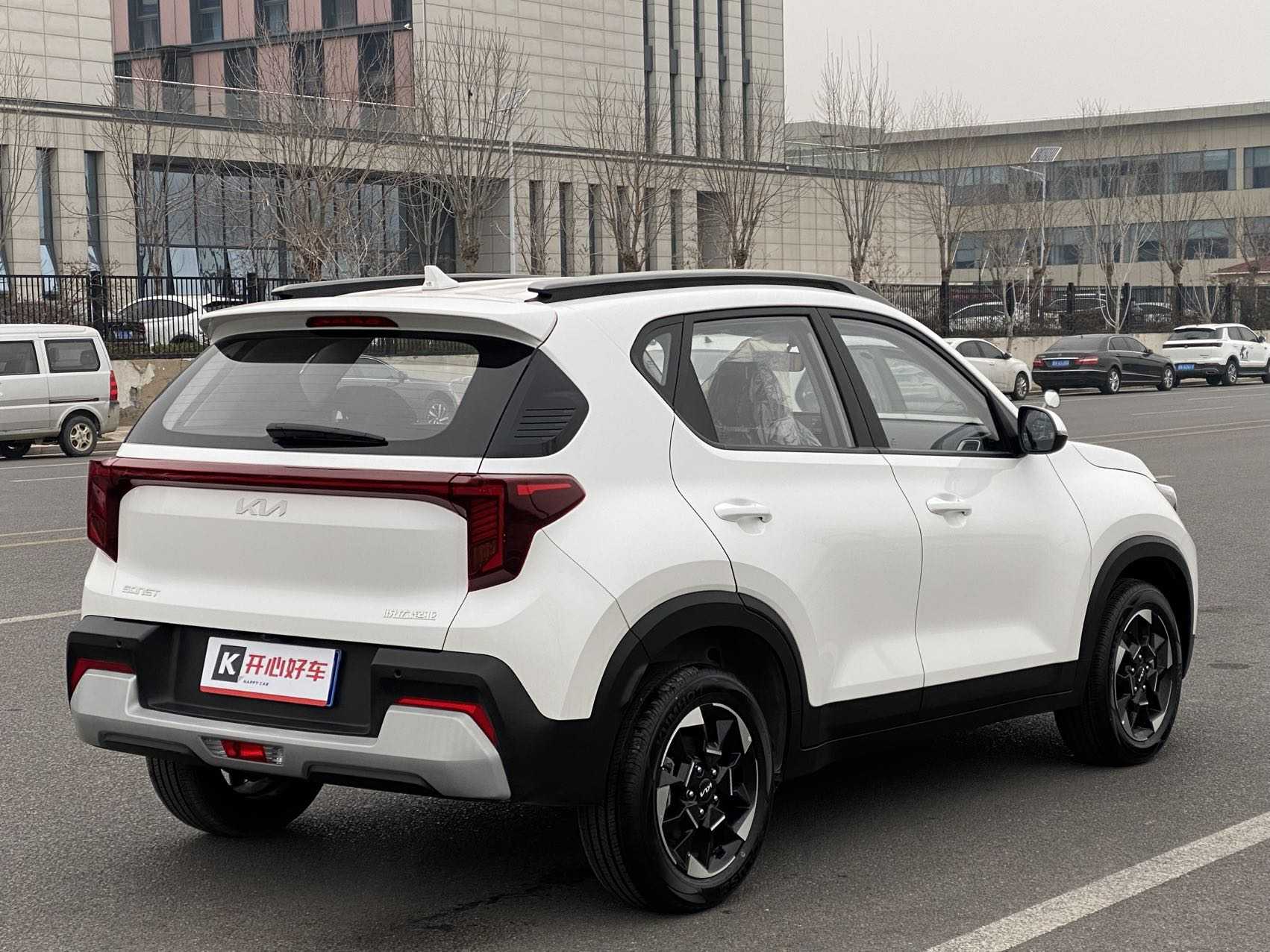 Kia Sonet 2024 صورة سيارة #9