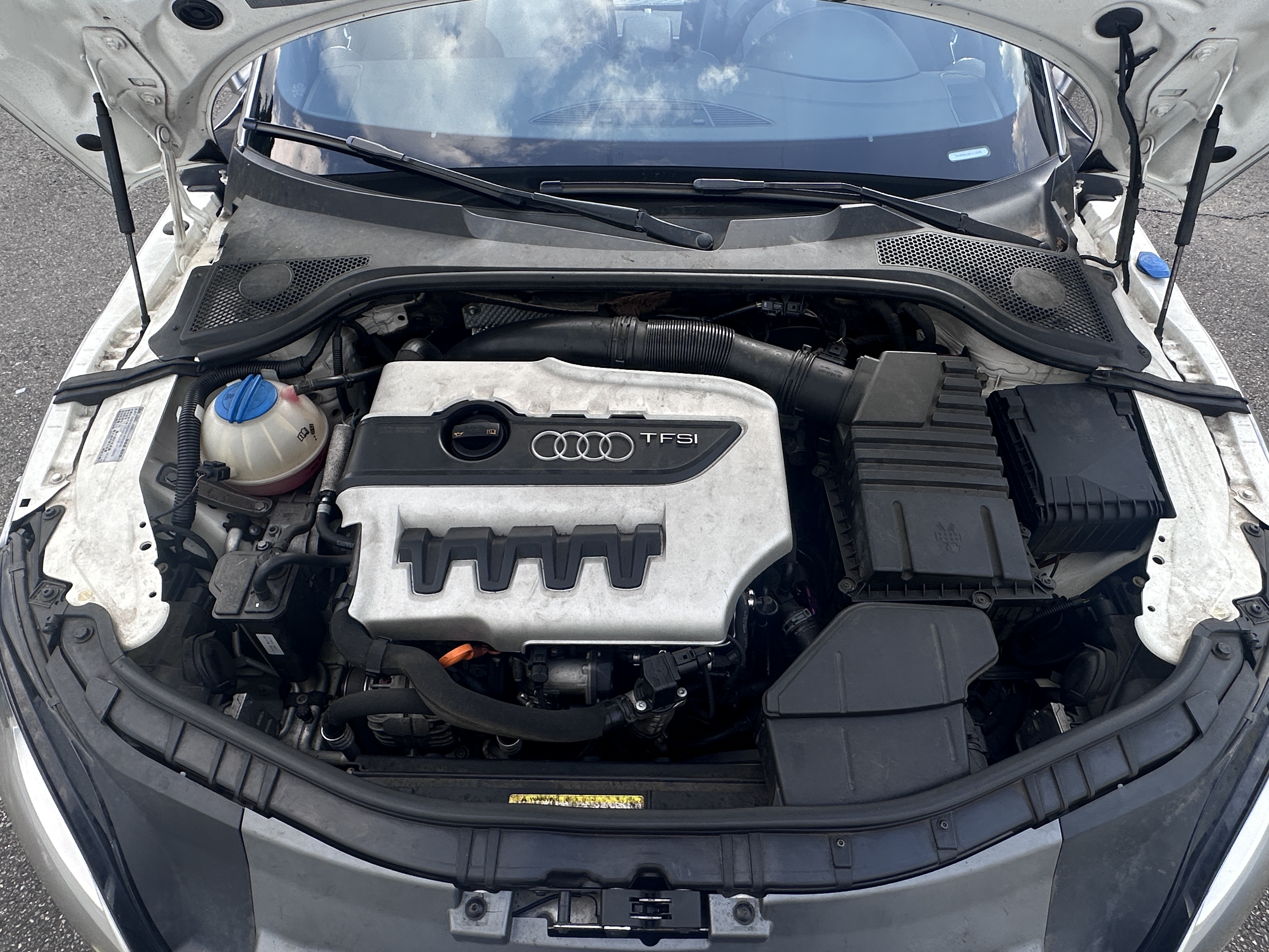 Audi TTS 2011 car image #9