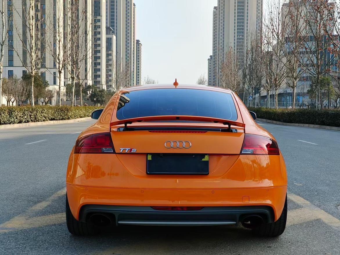 Audi TTS 2010 car image #9