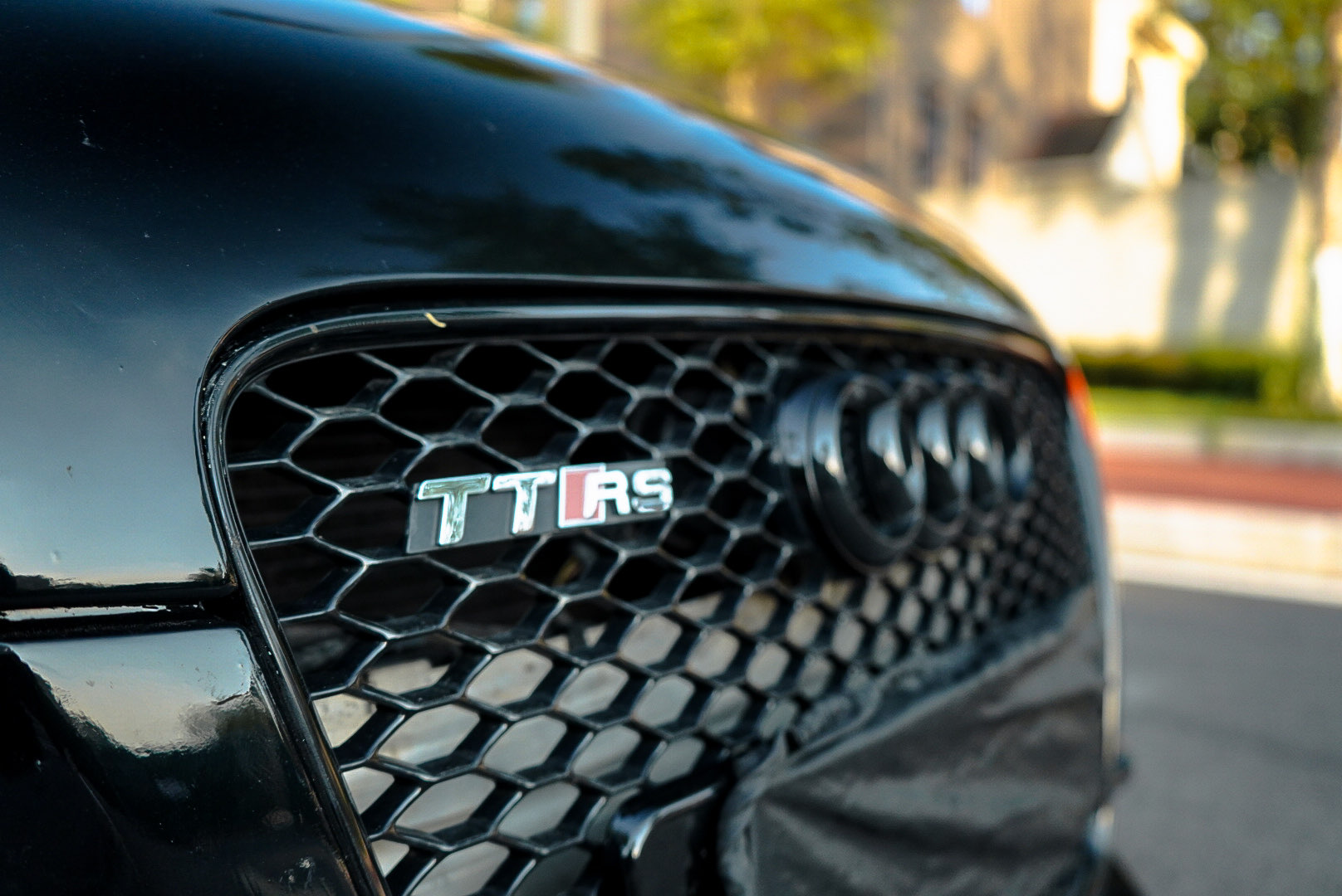 Audi TTS 2011 car image #9