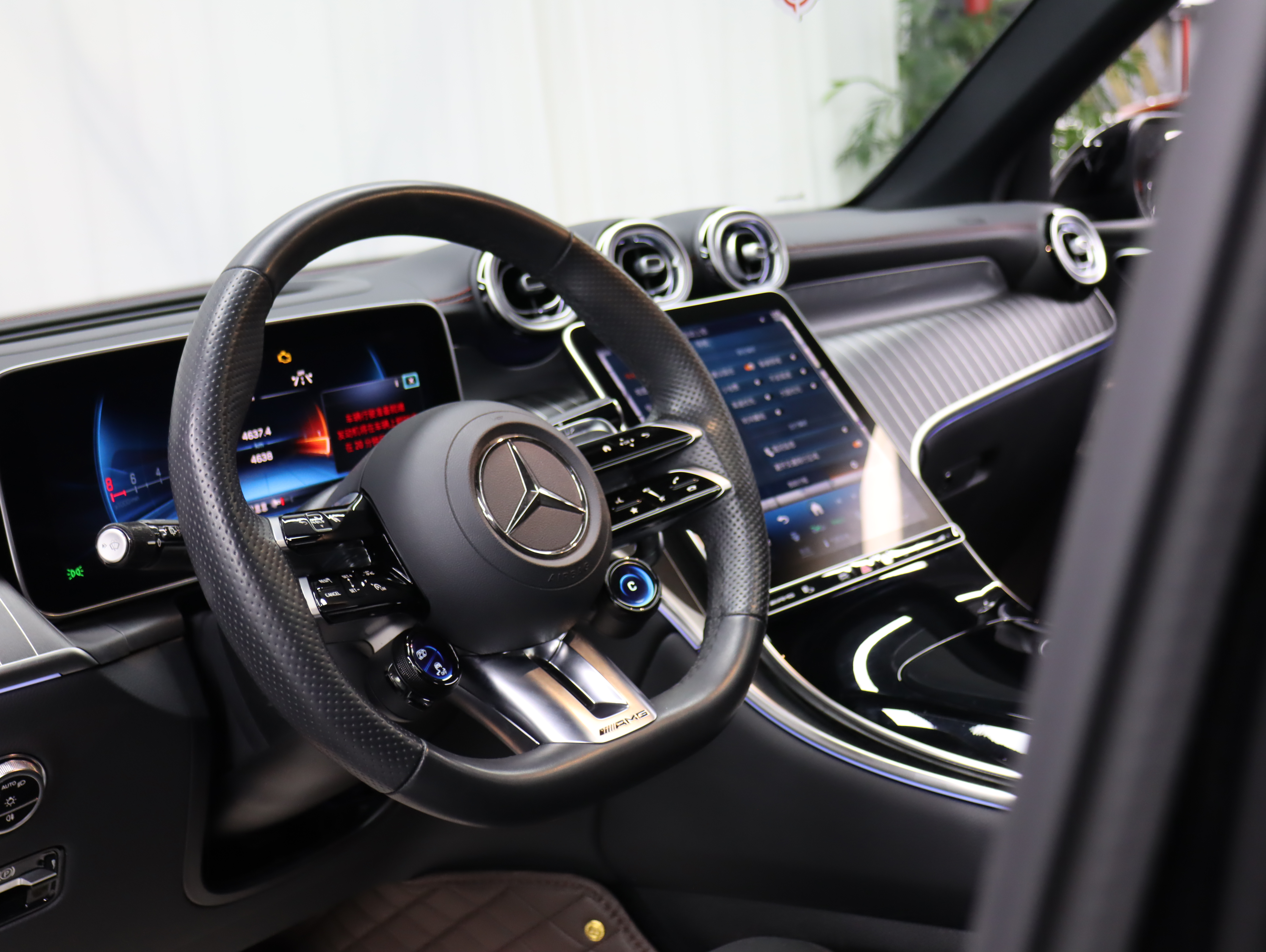 Mercedes-Benz GLC AMG 2025 #9 Mercedes-Benz GLC AMG 2025 car image #9