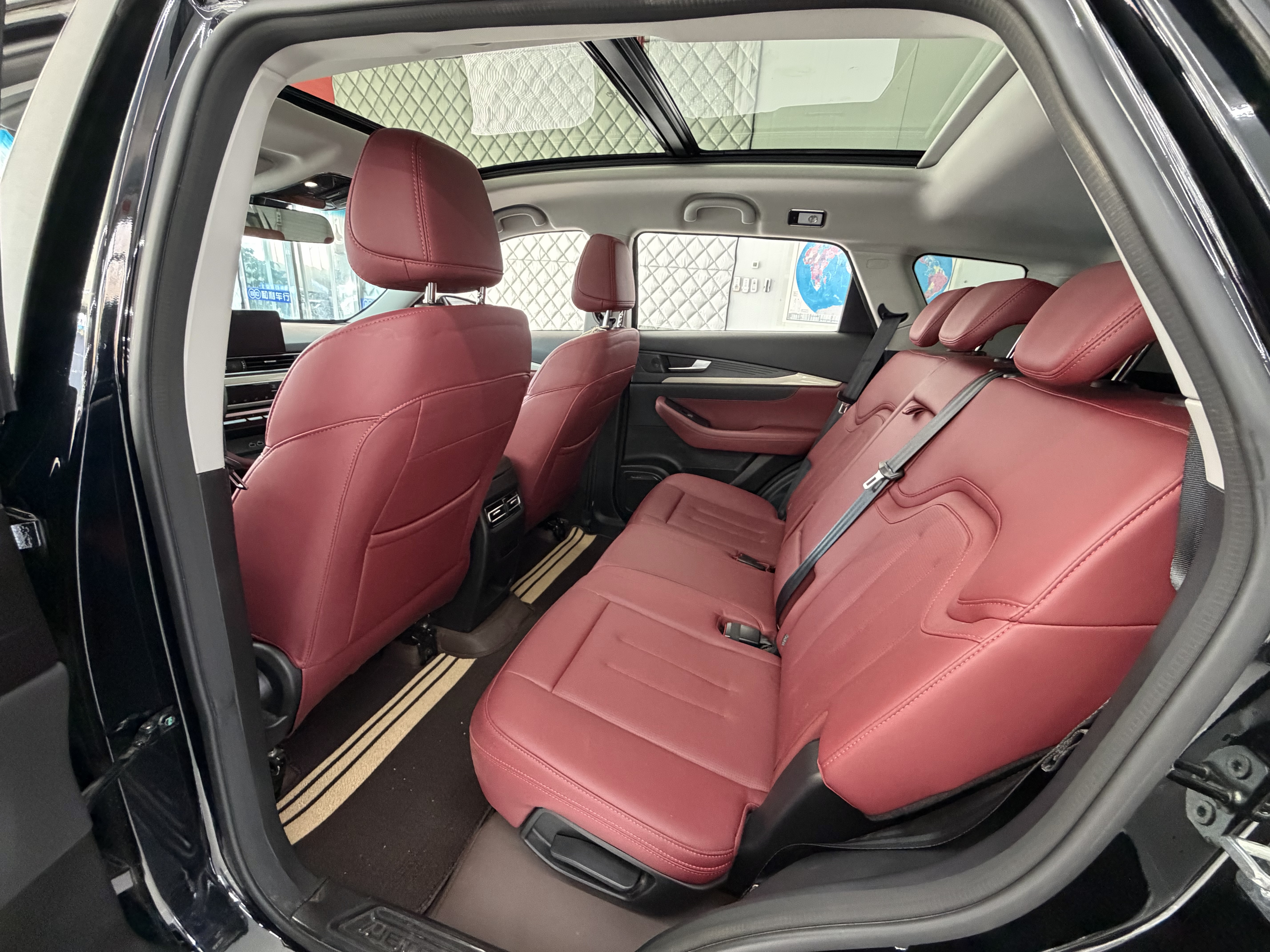 X70 2024 car image #9