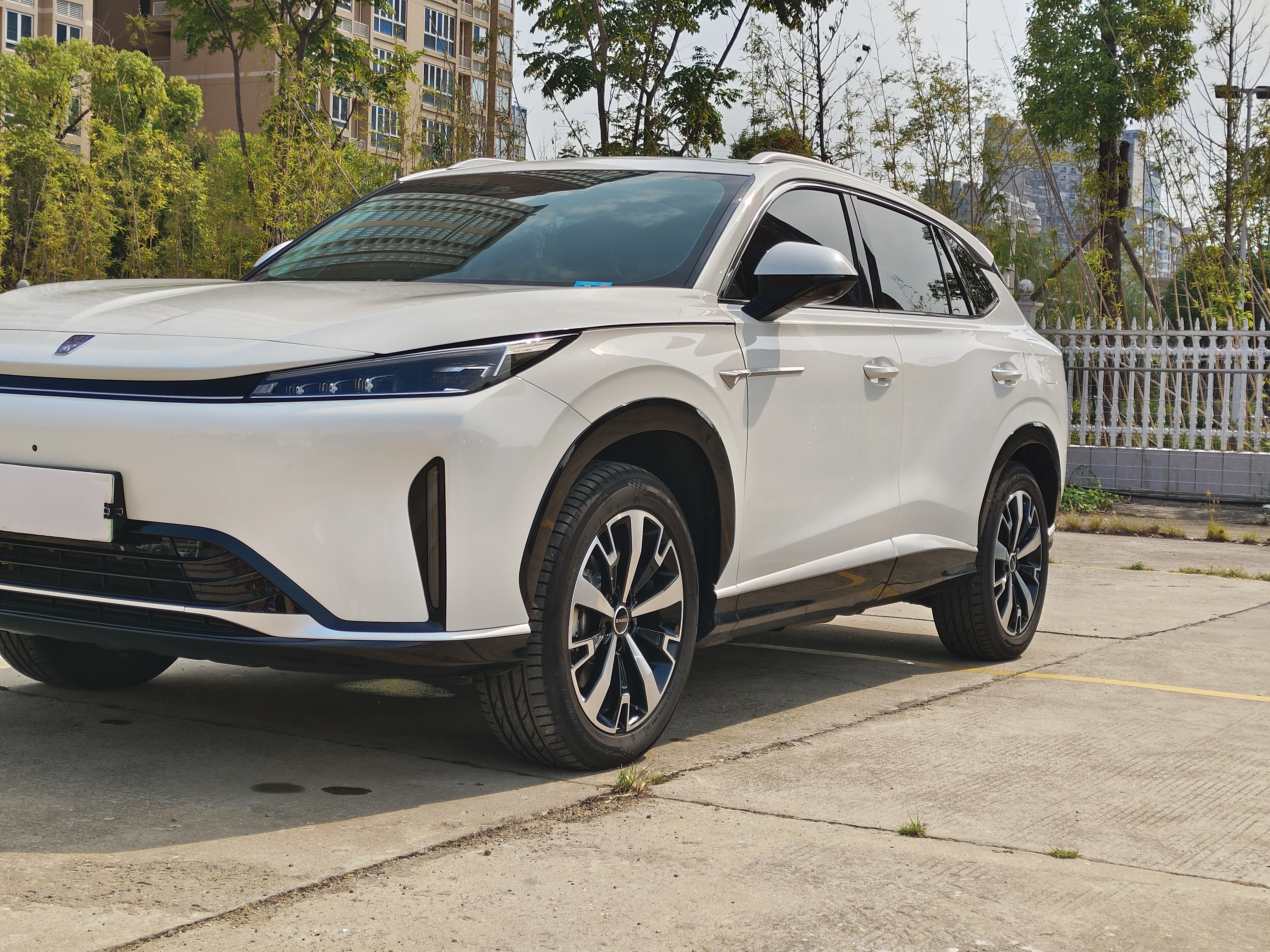 Roewe D5X DMH 2024 car image #9