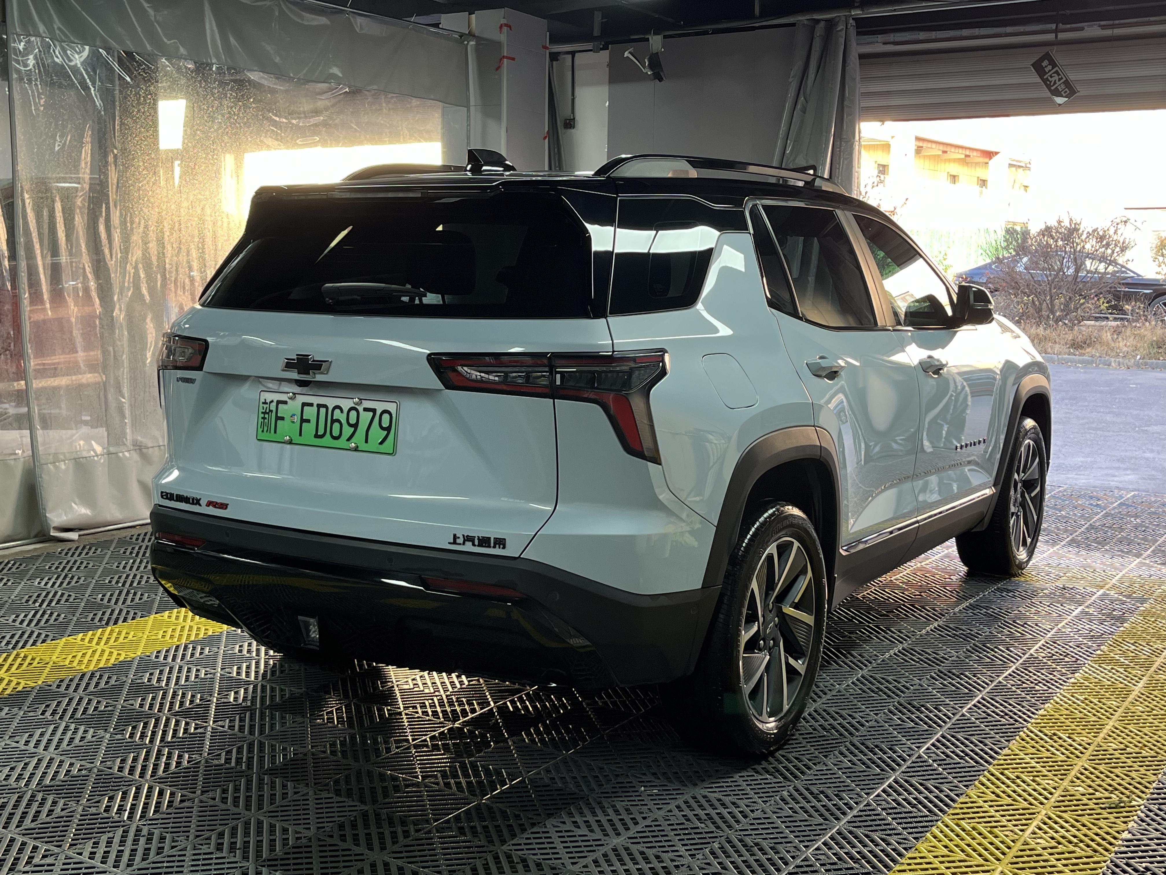 Chevrolet Equinox Plus 2024 car image #9