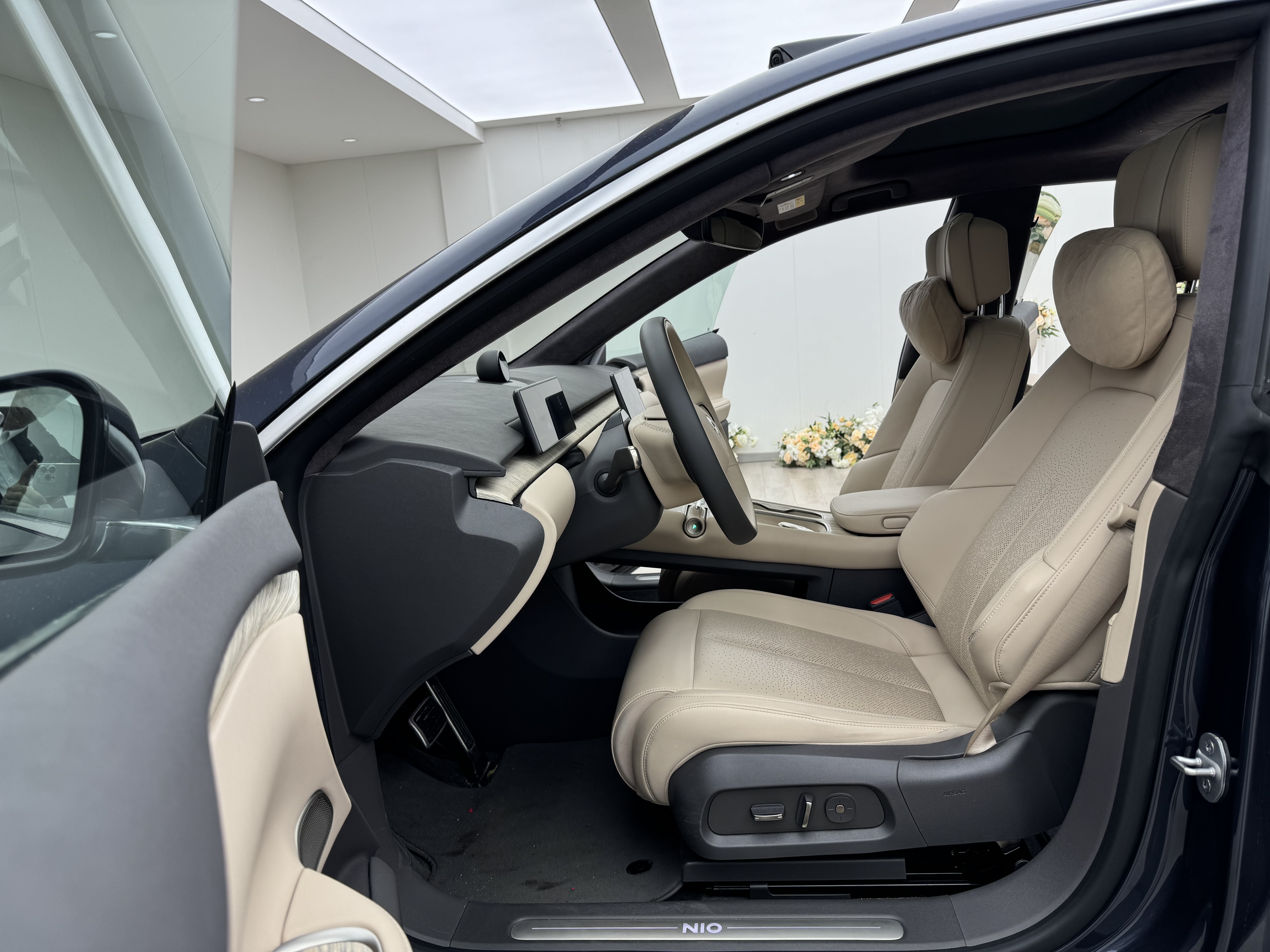 NIO ET7 2024 car image #9