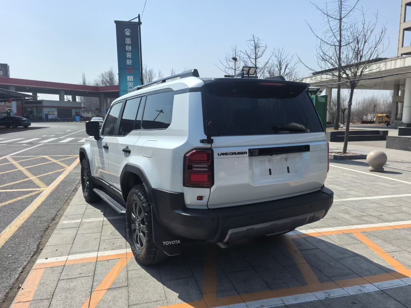 Toyota Land Cruiser Prado 2024 car image #9