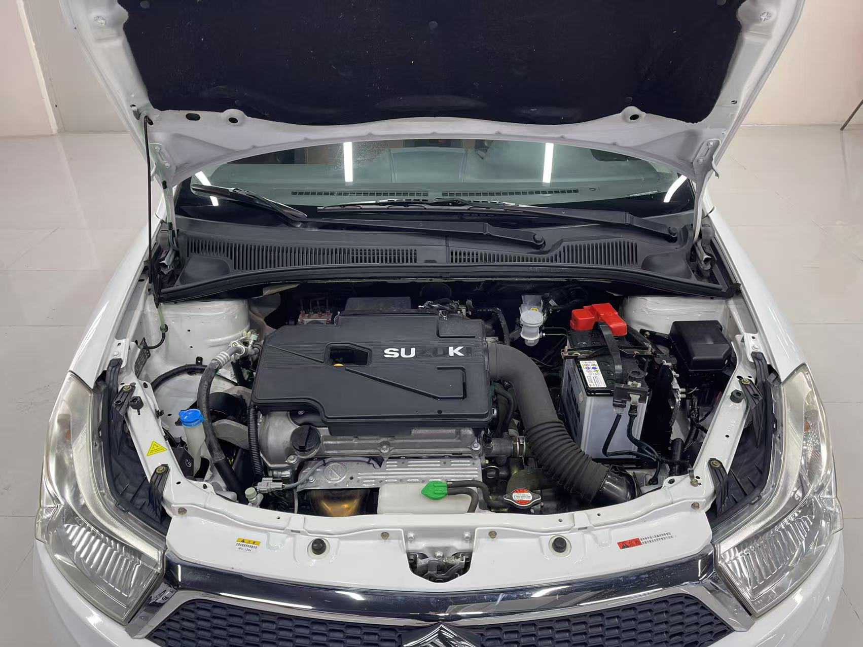 Suzuki SX4 Sedan 2015 imagem de carro #9