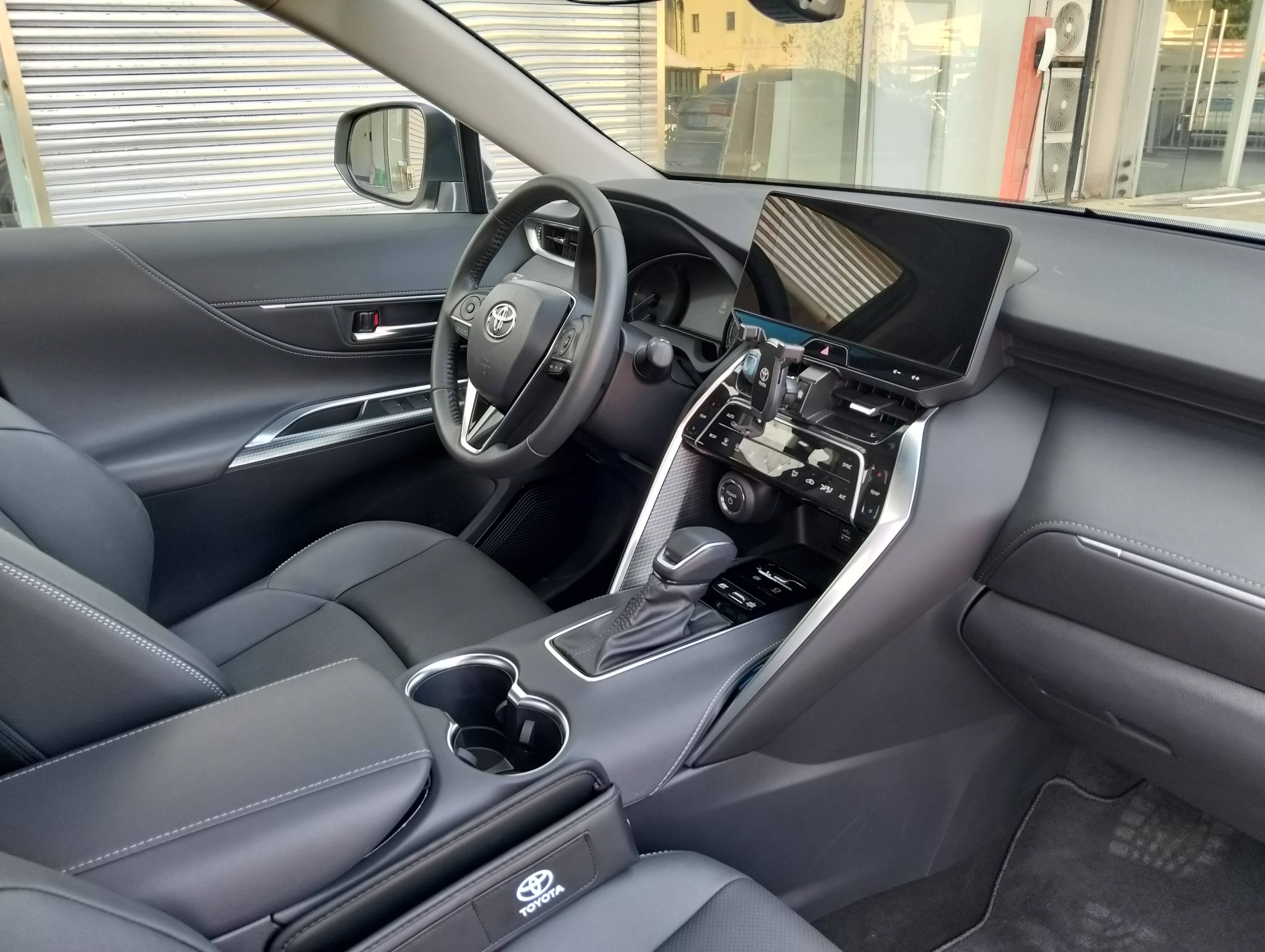 Toyota Venza 2024 car image #9