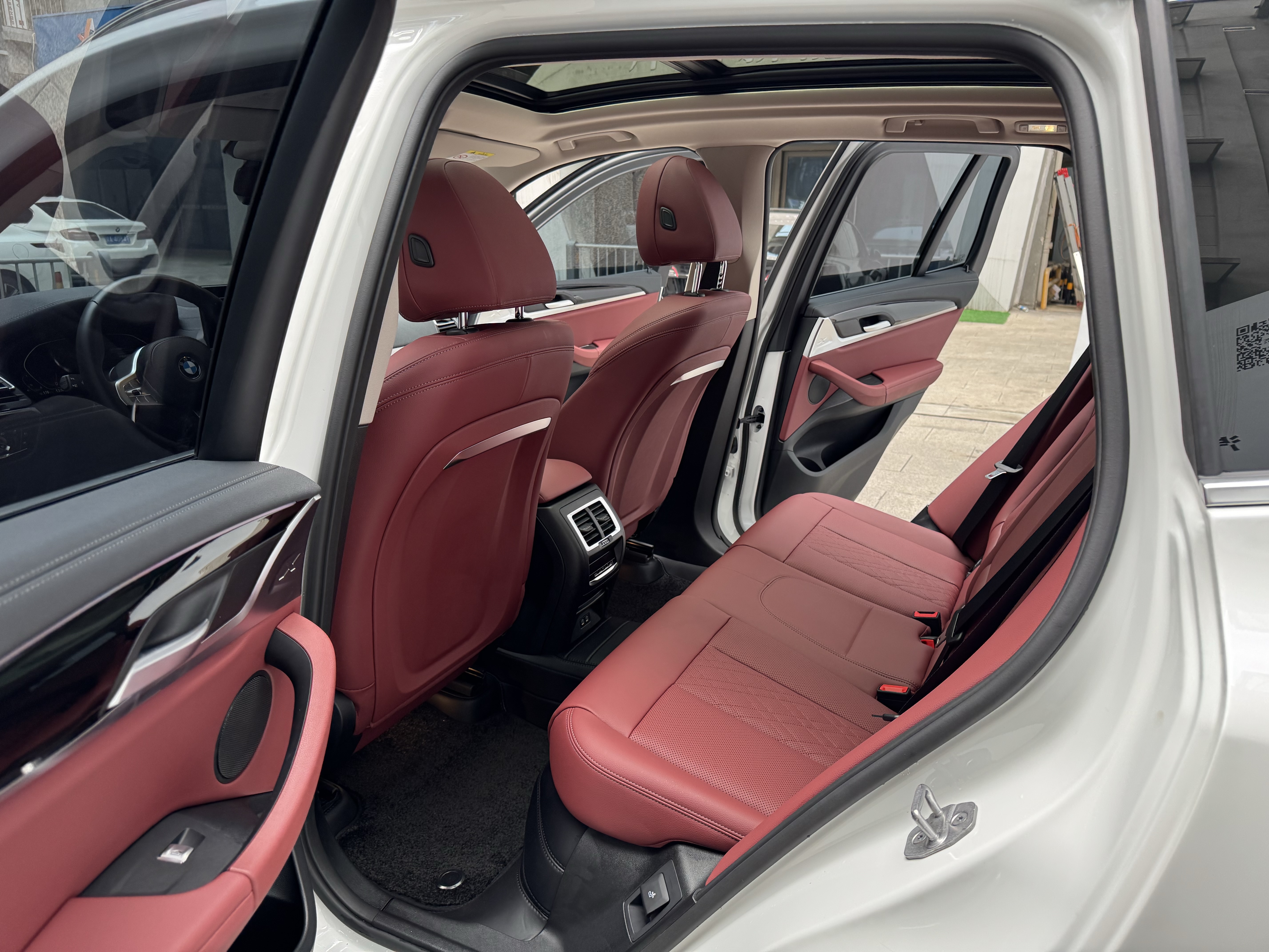 BMW X3 2024 car image #9
