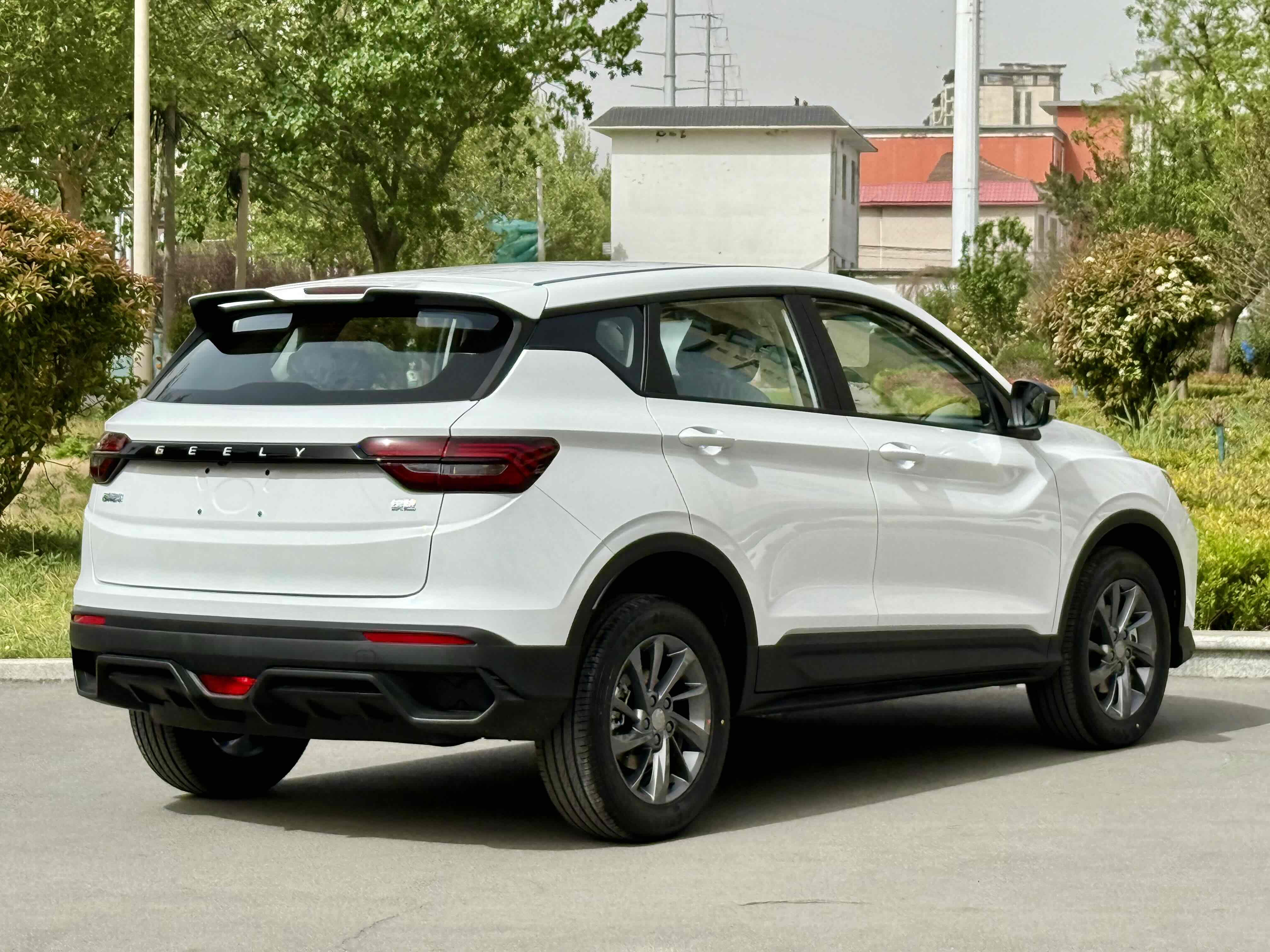 GEELY Coolray 2025 #9 GEELY Coolray 2025 car image #9