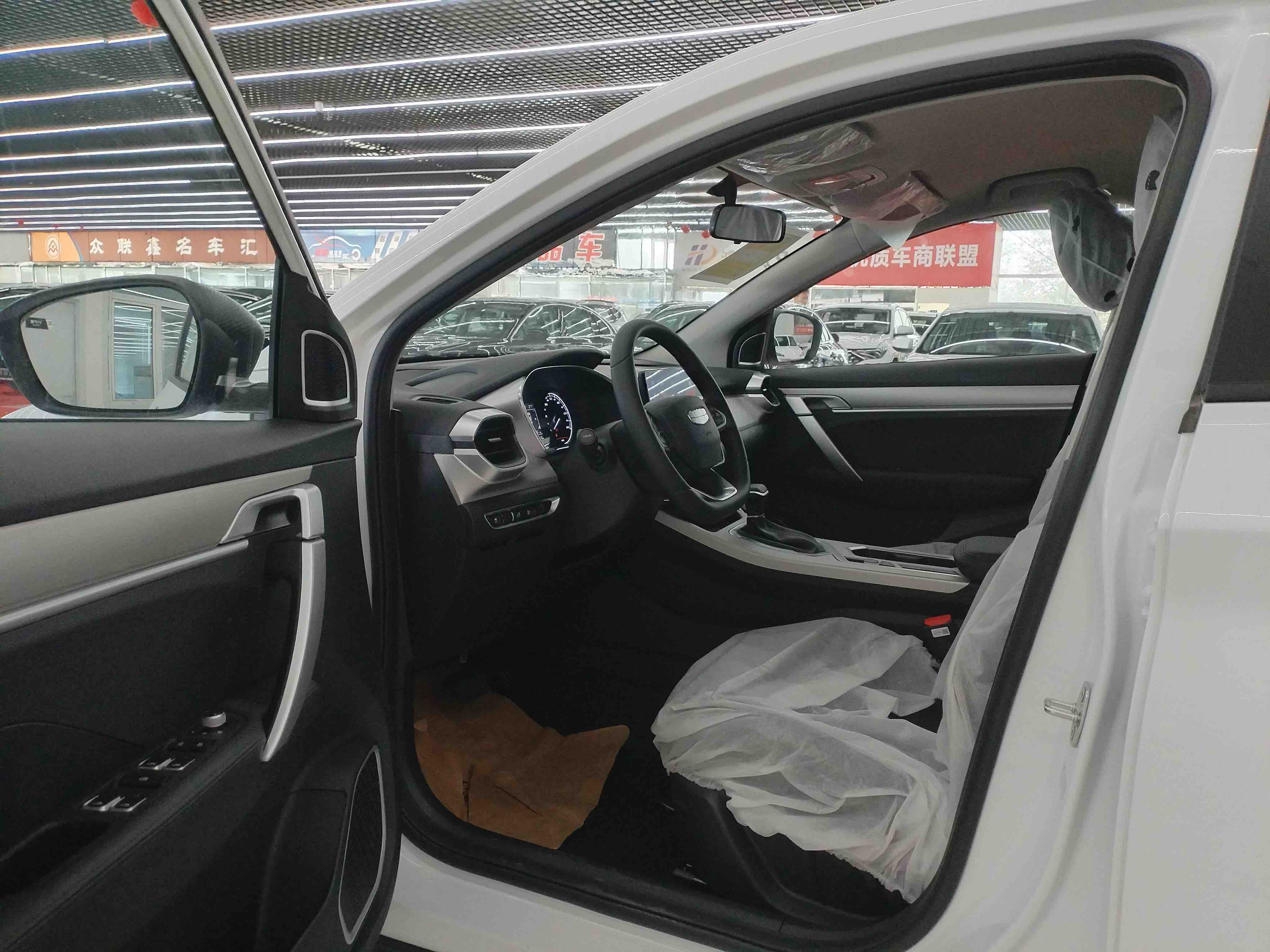 GEELY Coolray 2025 #9 GEELY Coolray 2025 car image #9