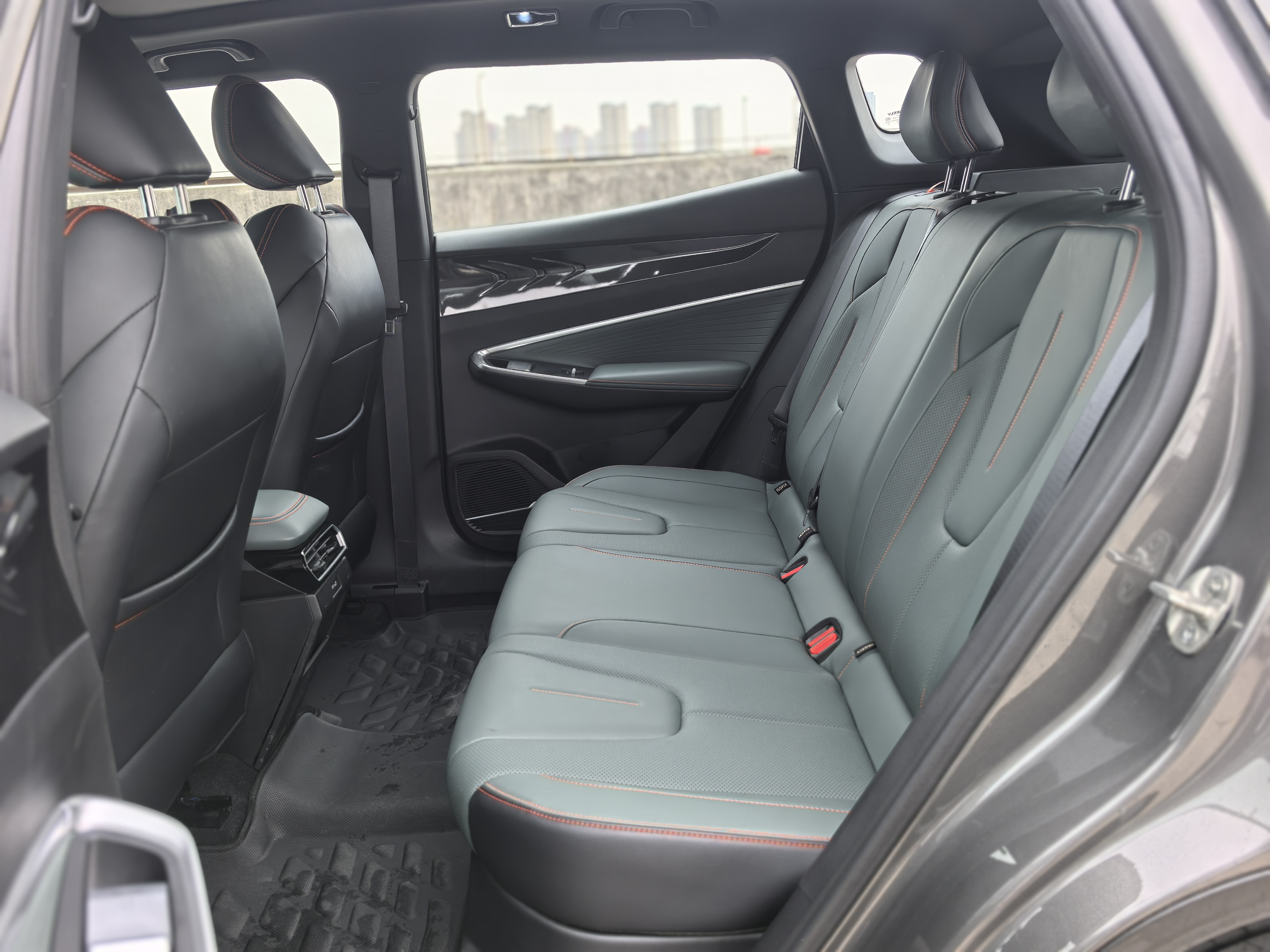 GEELY Boyue 2025 image de voiture #9