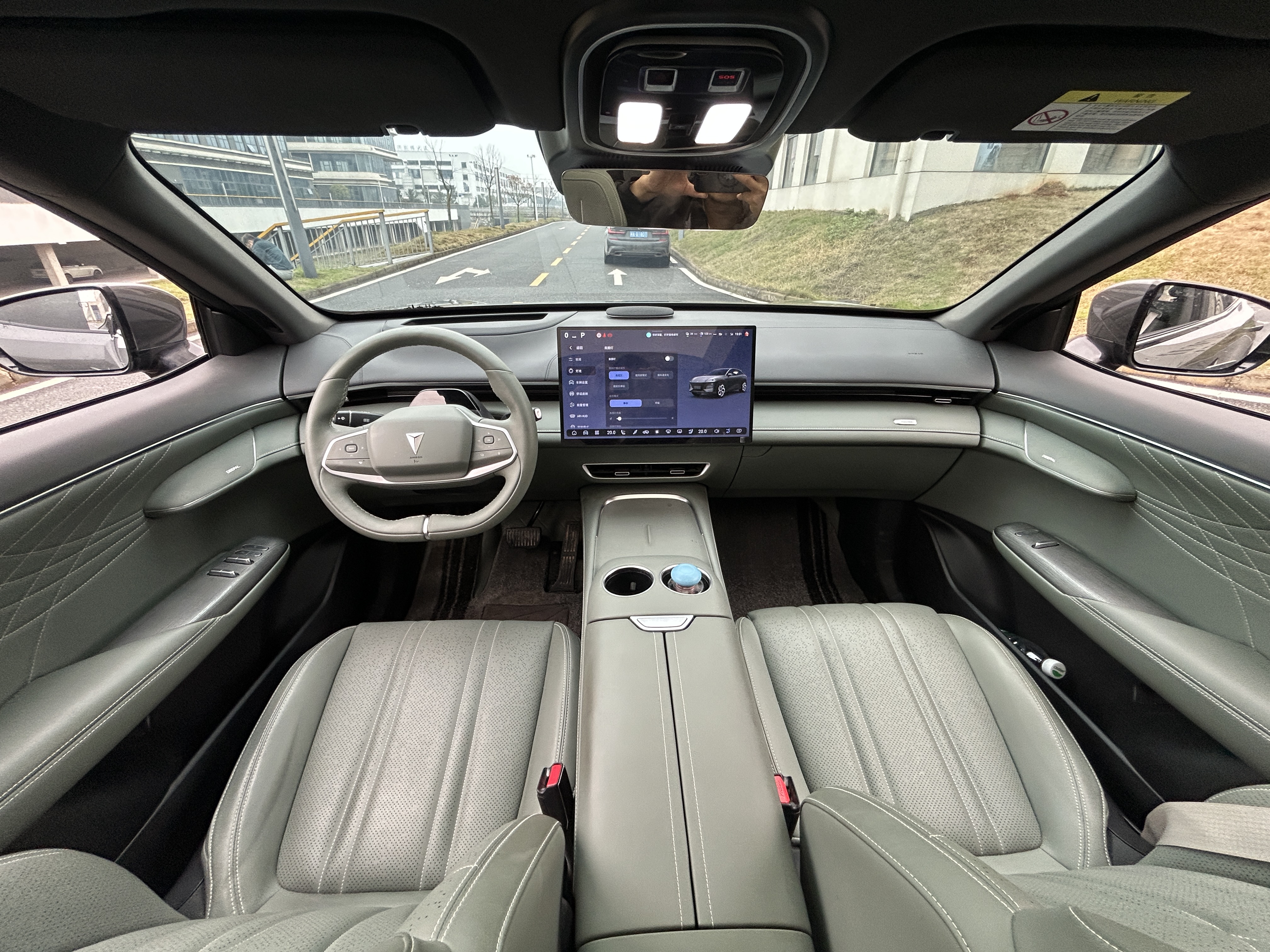 Deepal S07 2025 imagen de coche #9