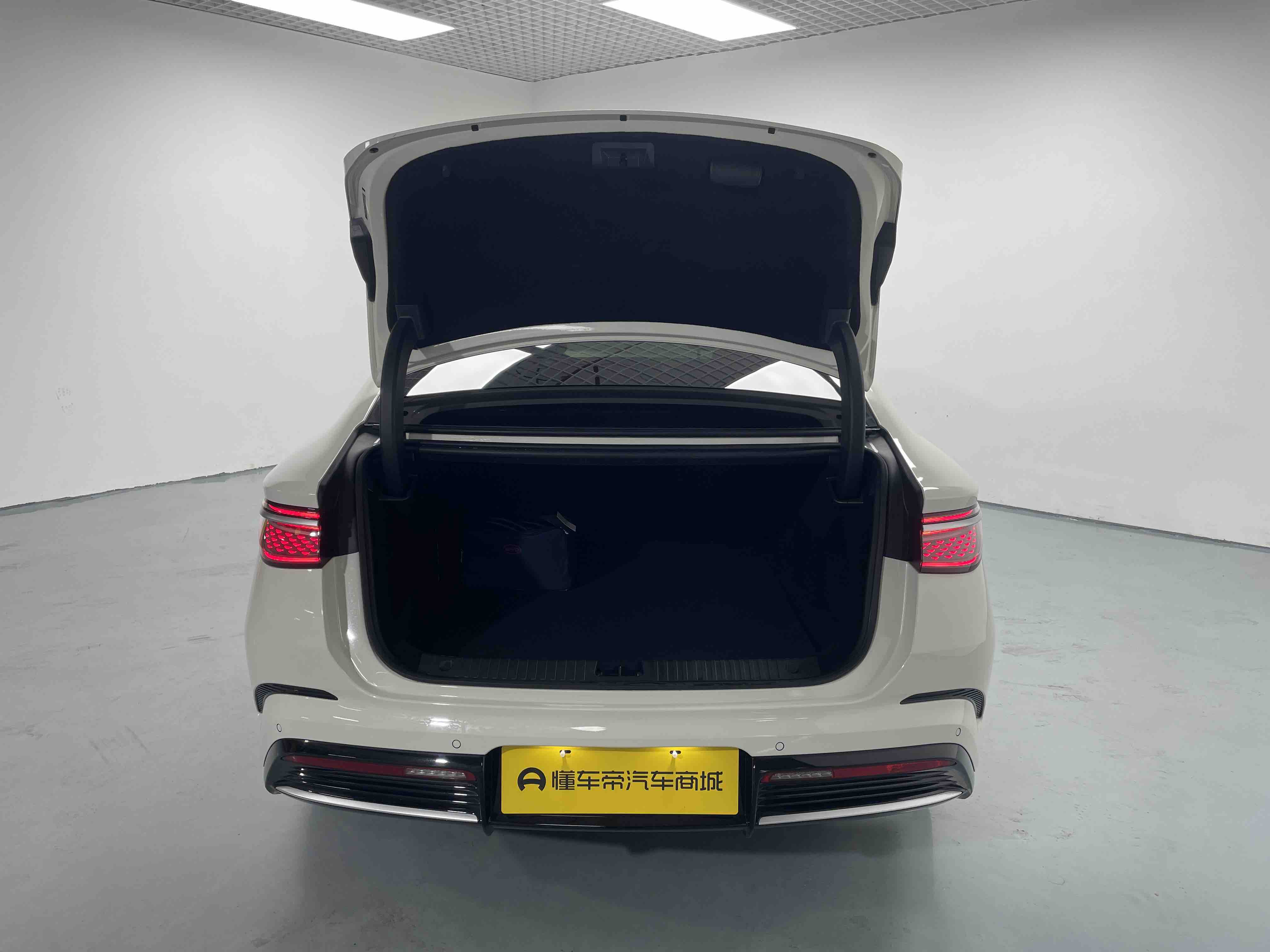 BYD Seal 07 DM-i 2024 صورة سيارة #9