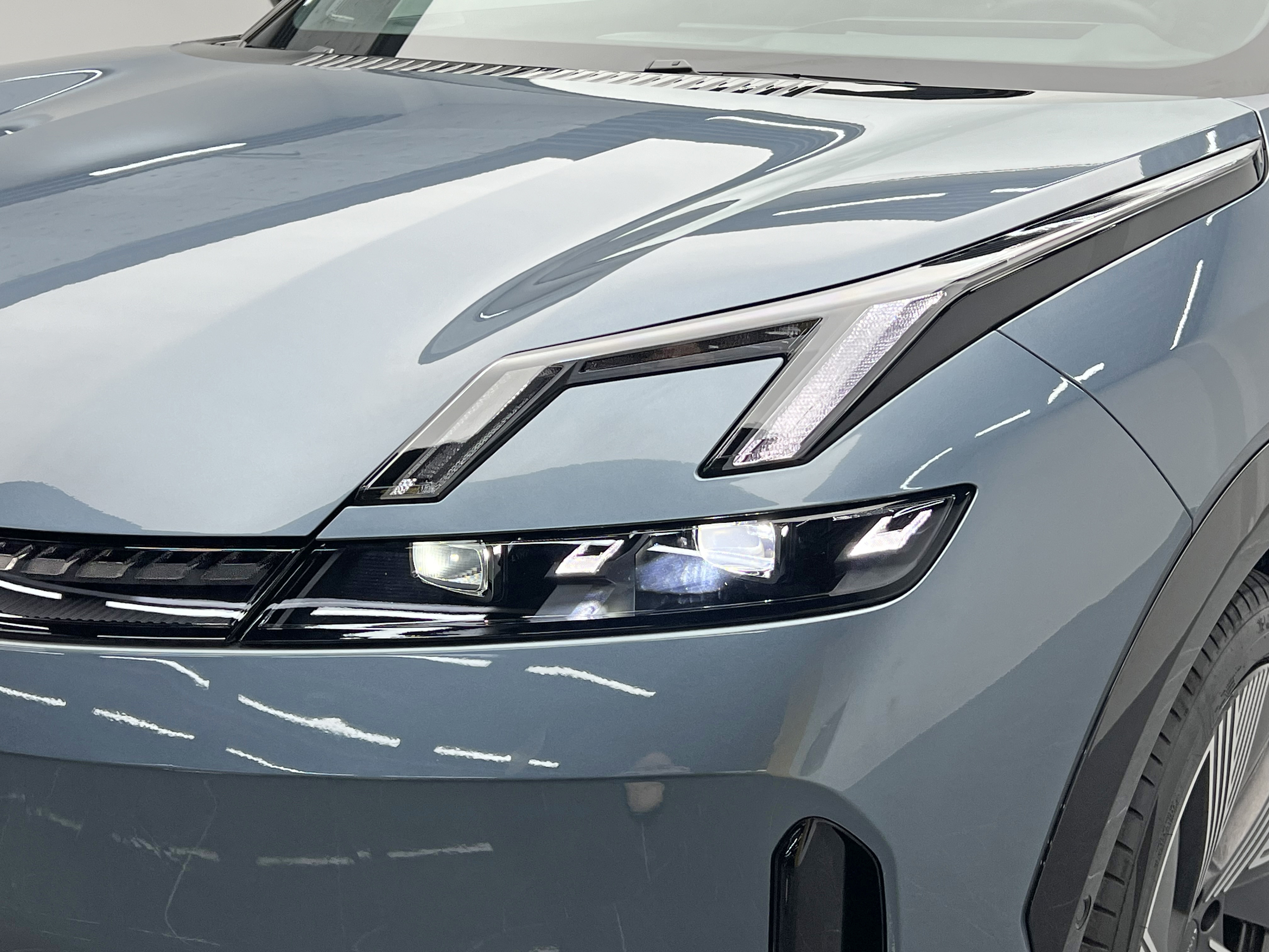 Lynk & Co 08 EM-P 2024 #9 Lynk & Co 08 EM-P 2024 car image #9