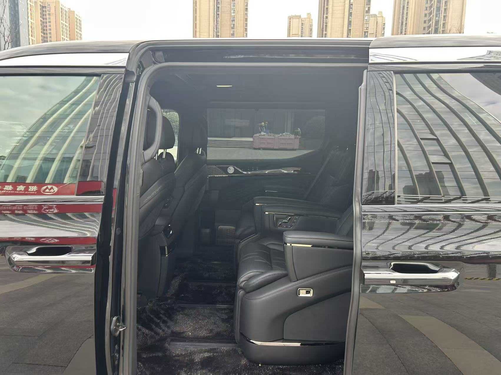 极氪 极氪009 2025 汽车图片 #9