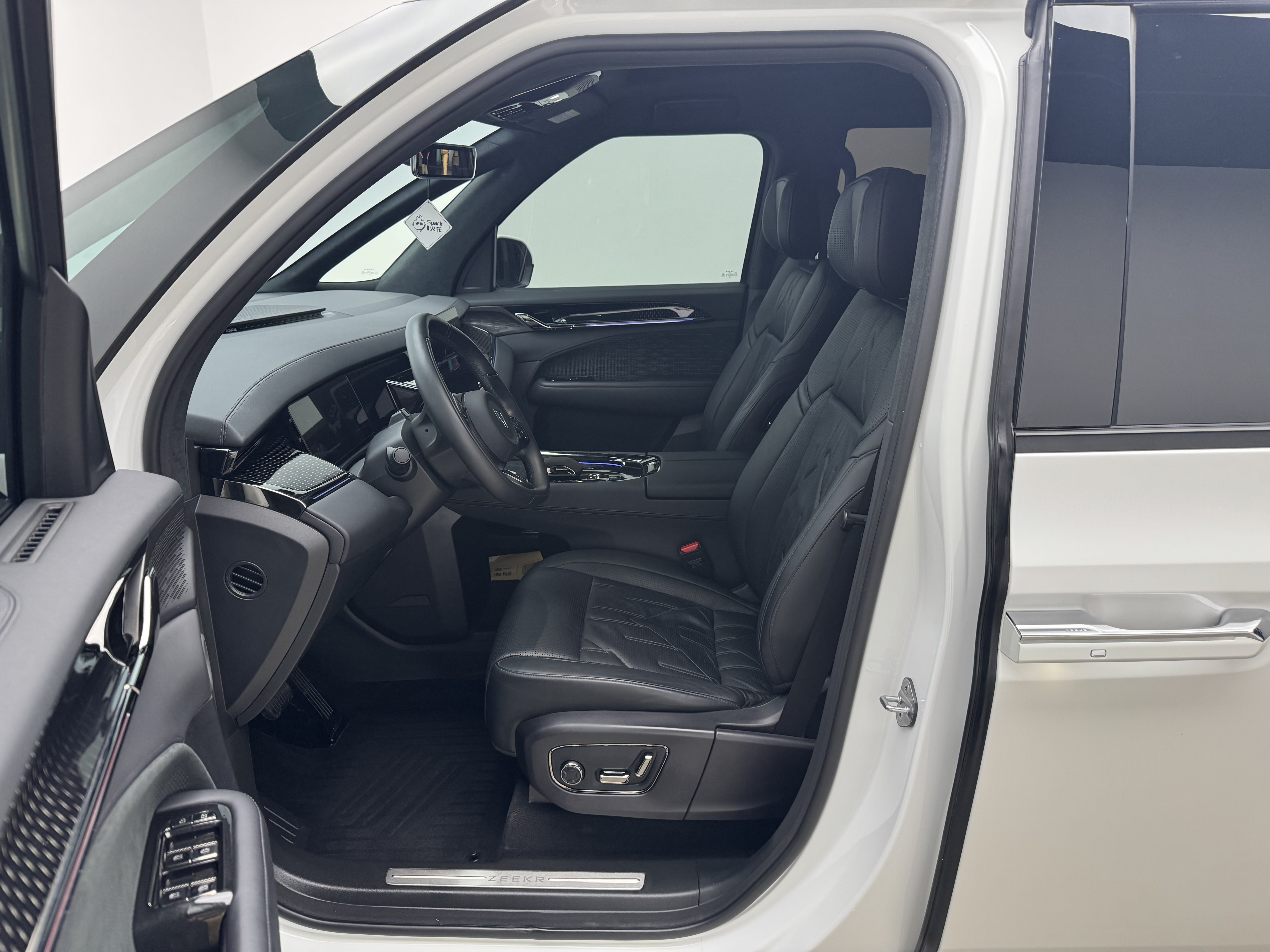 极氪 极氪009 2024 汽车图片 #9