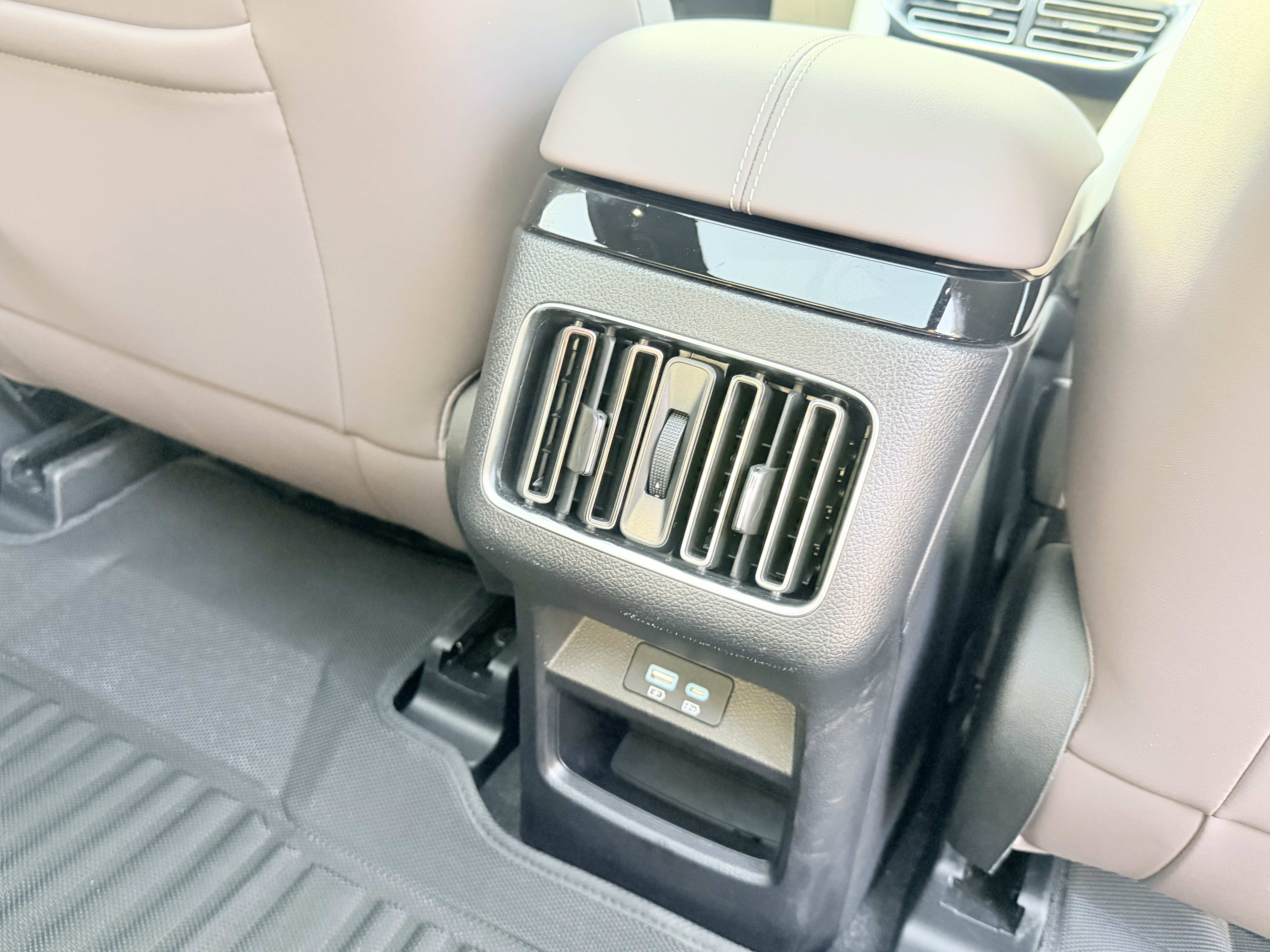 BYD Song Plus New Energy 2024 car image #9