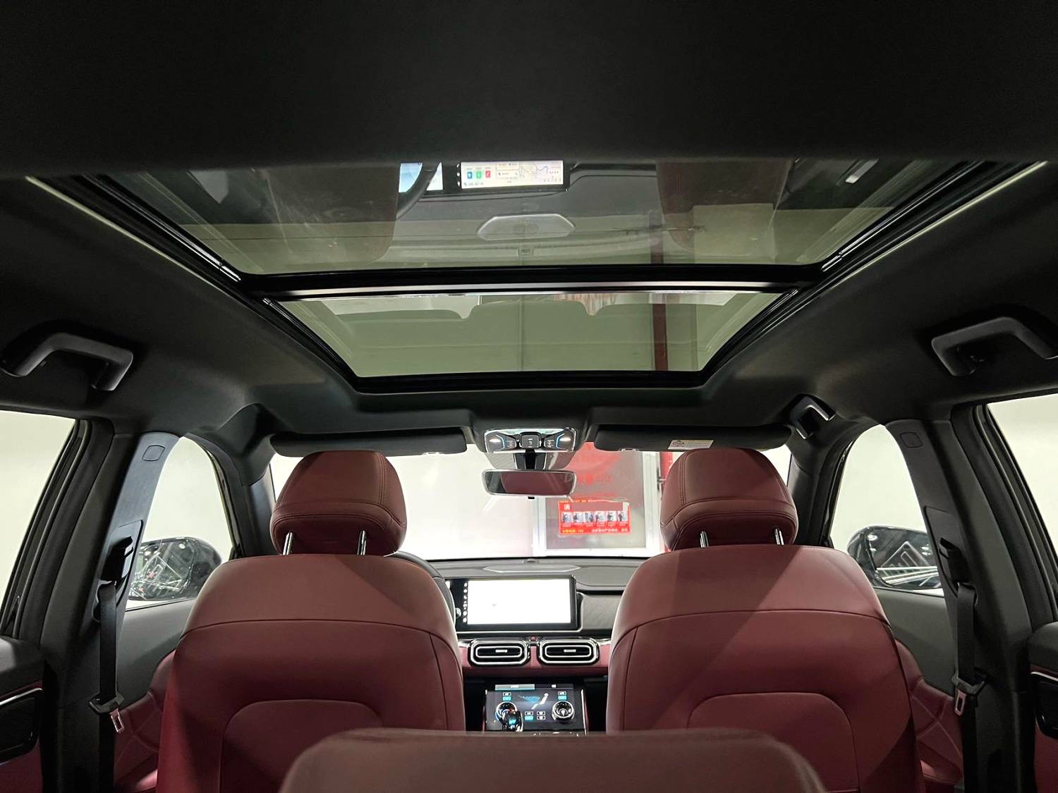 X70 PLUS 2024 car image #9
