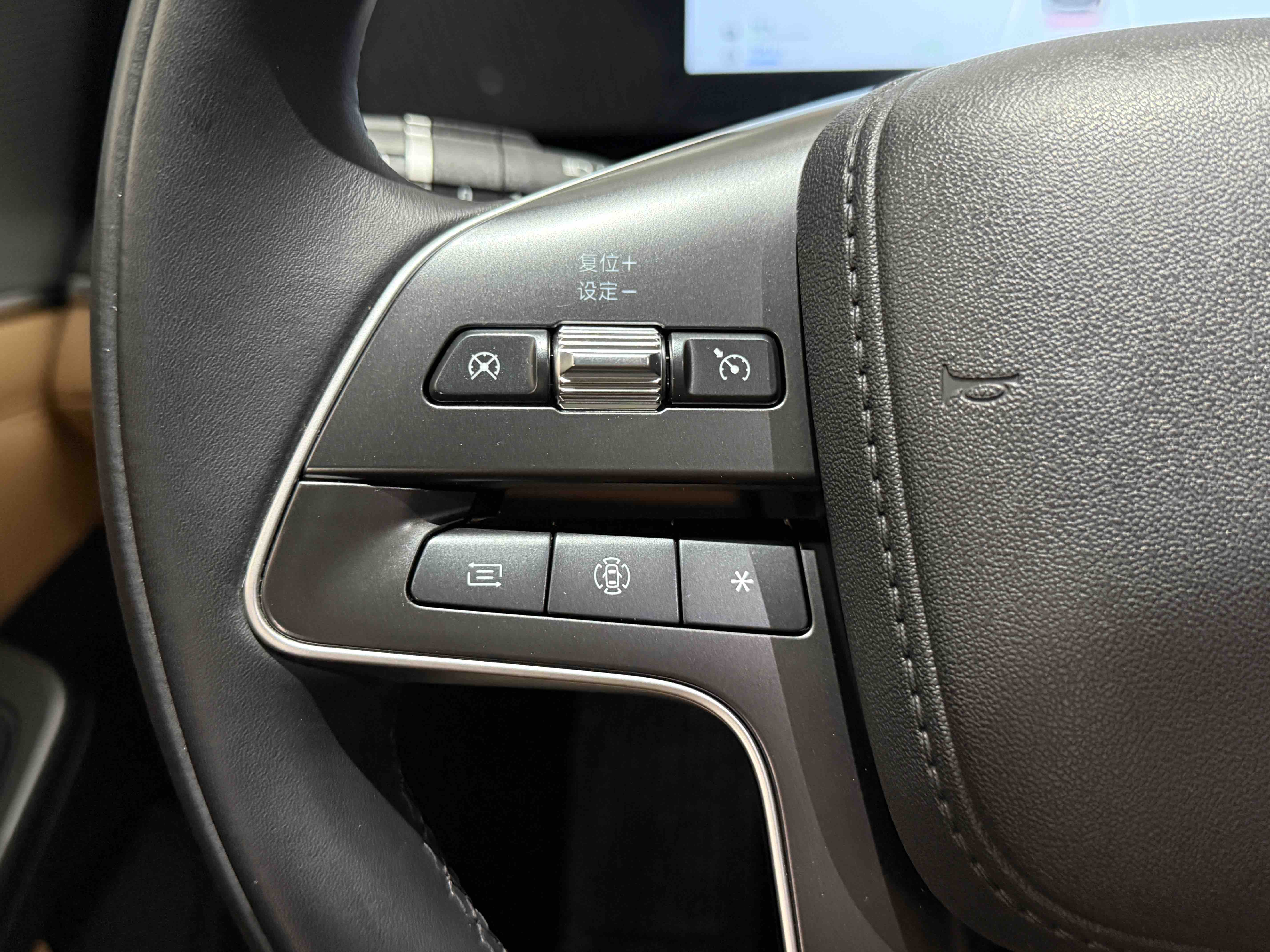BYD SongL DM-i 2024 car image #9