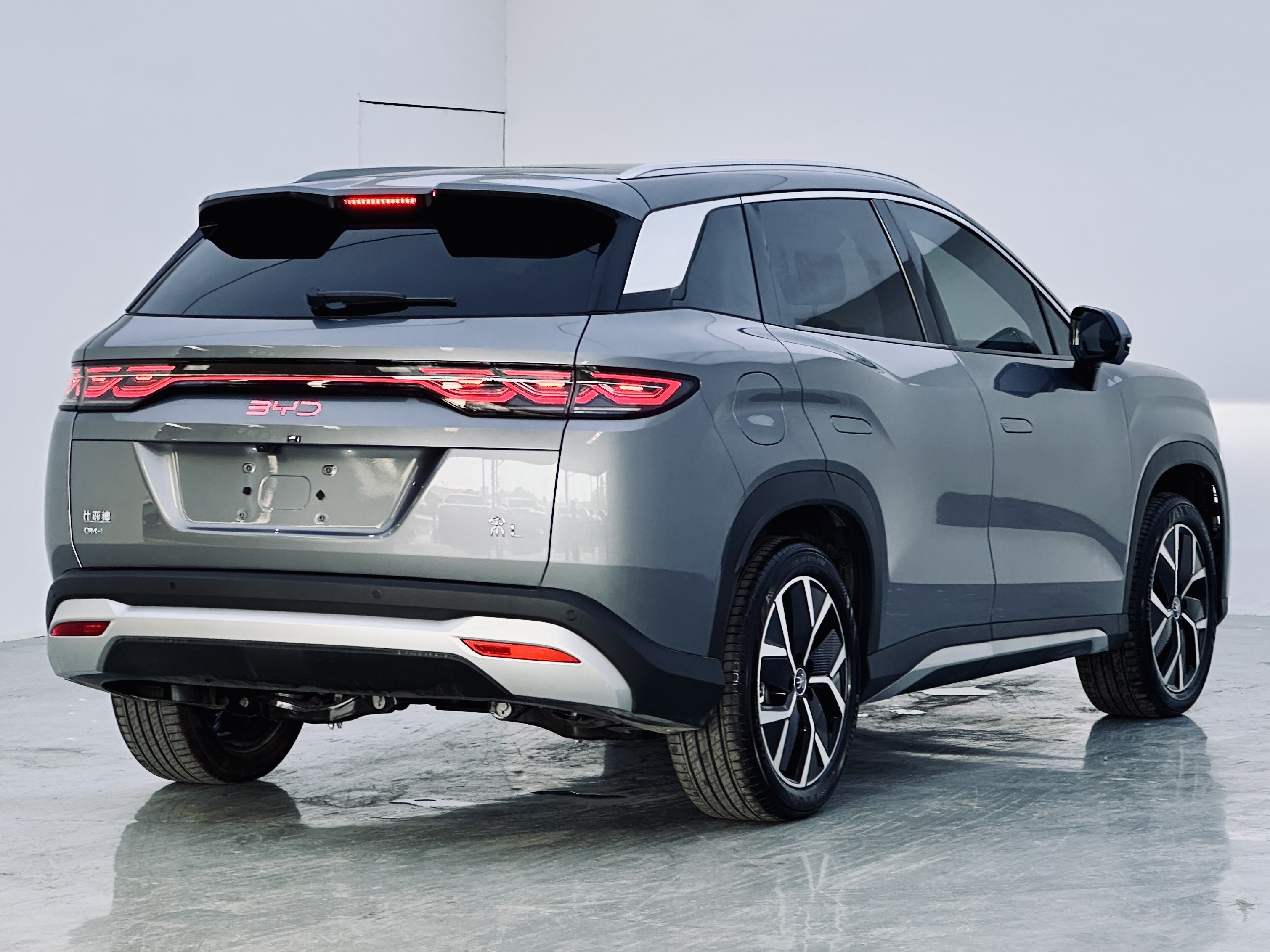 BYD SongL DM-i 2024 car image #9