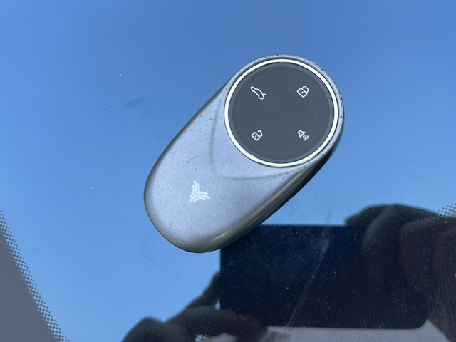 哪吒汽车 哪吒S猎装 2025 #9 哪吒汽车 哪吒S猎装 2025 汽车图片 #9