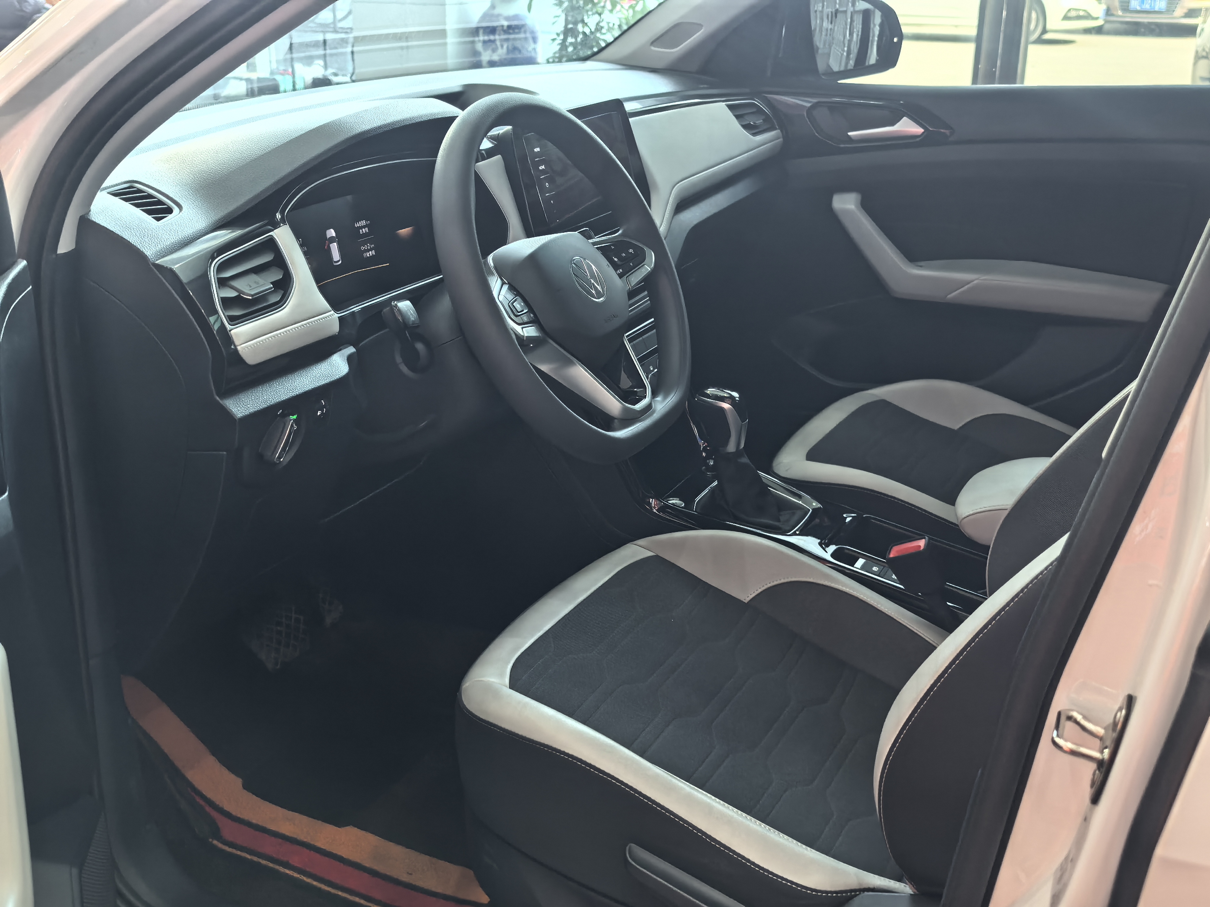 Volkswagen Tharu 2024 #9 Volkswagen Tharu 2024 immagine di auto #9