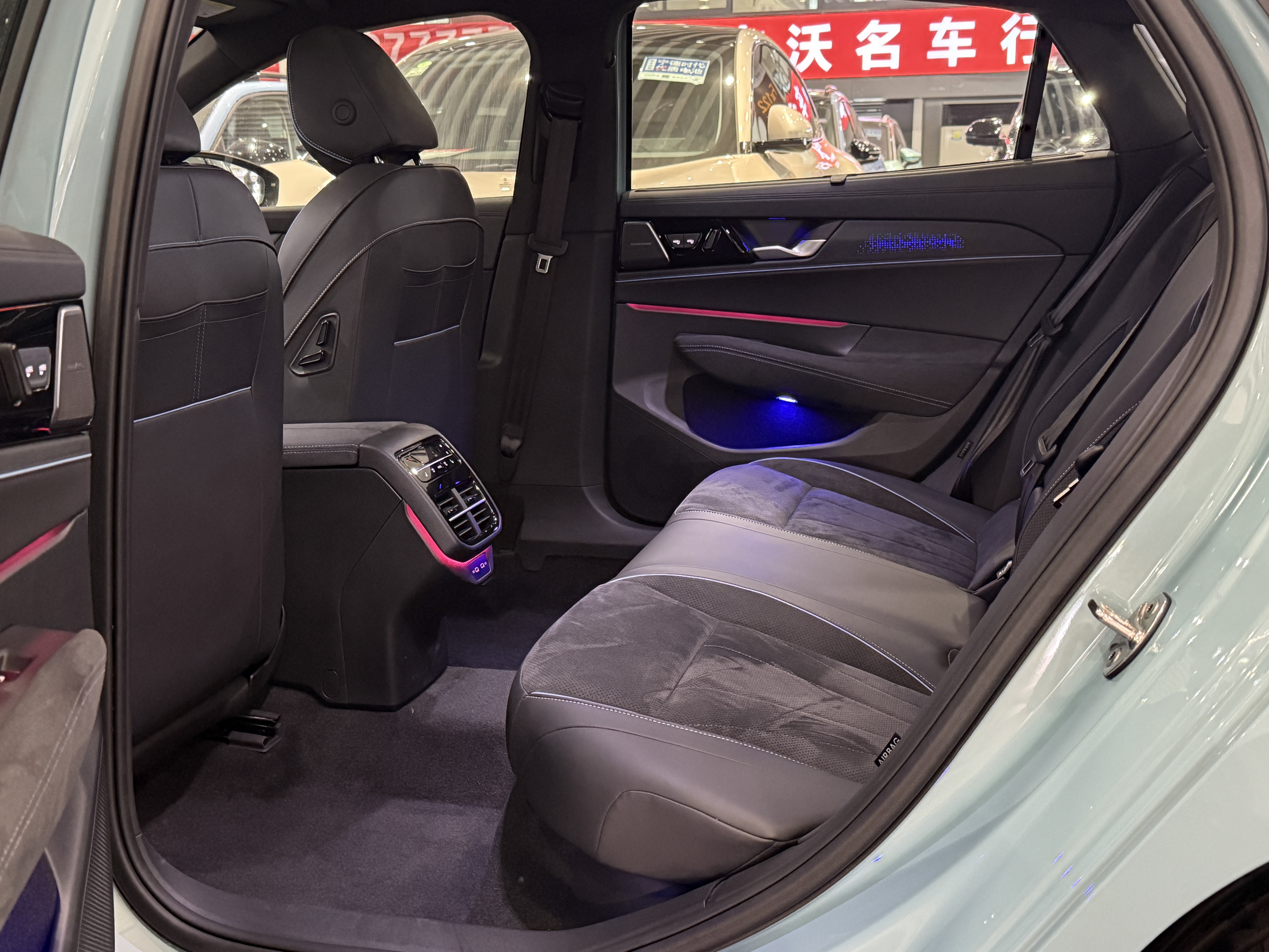 Volkswagen Passat 2024 car image #9