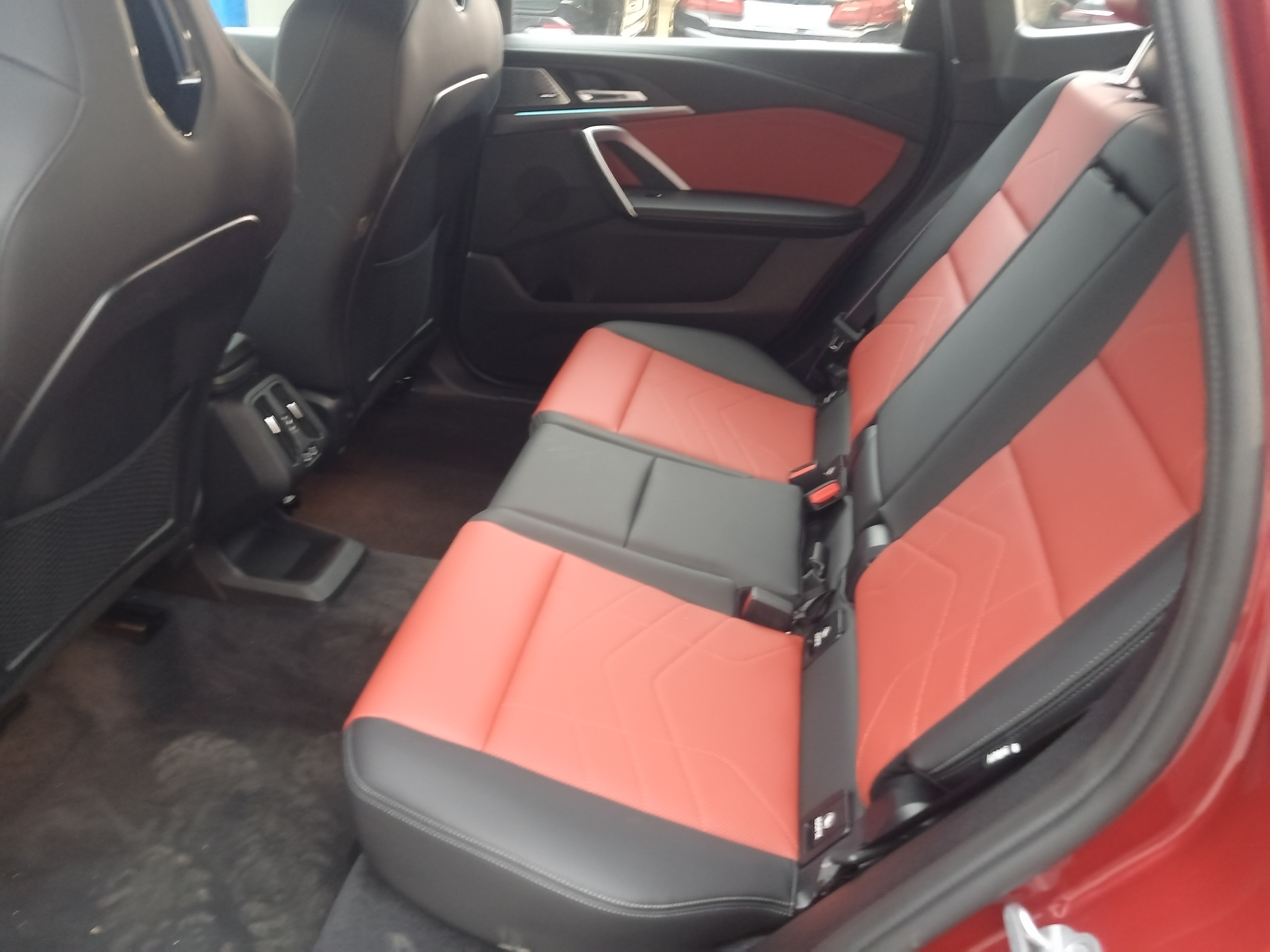 BMW X1 M35Li 2025 #9 BMW X1 M35Li 2025 car image #9