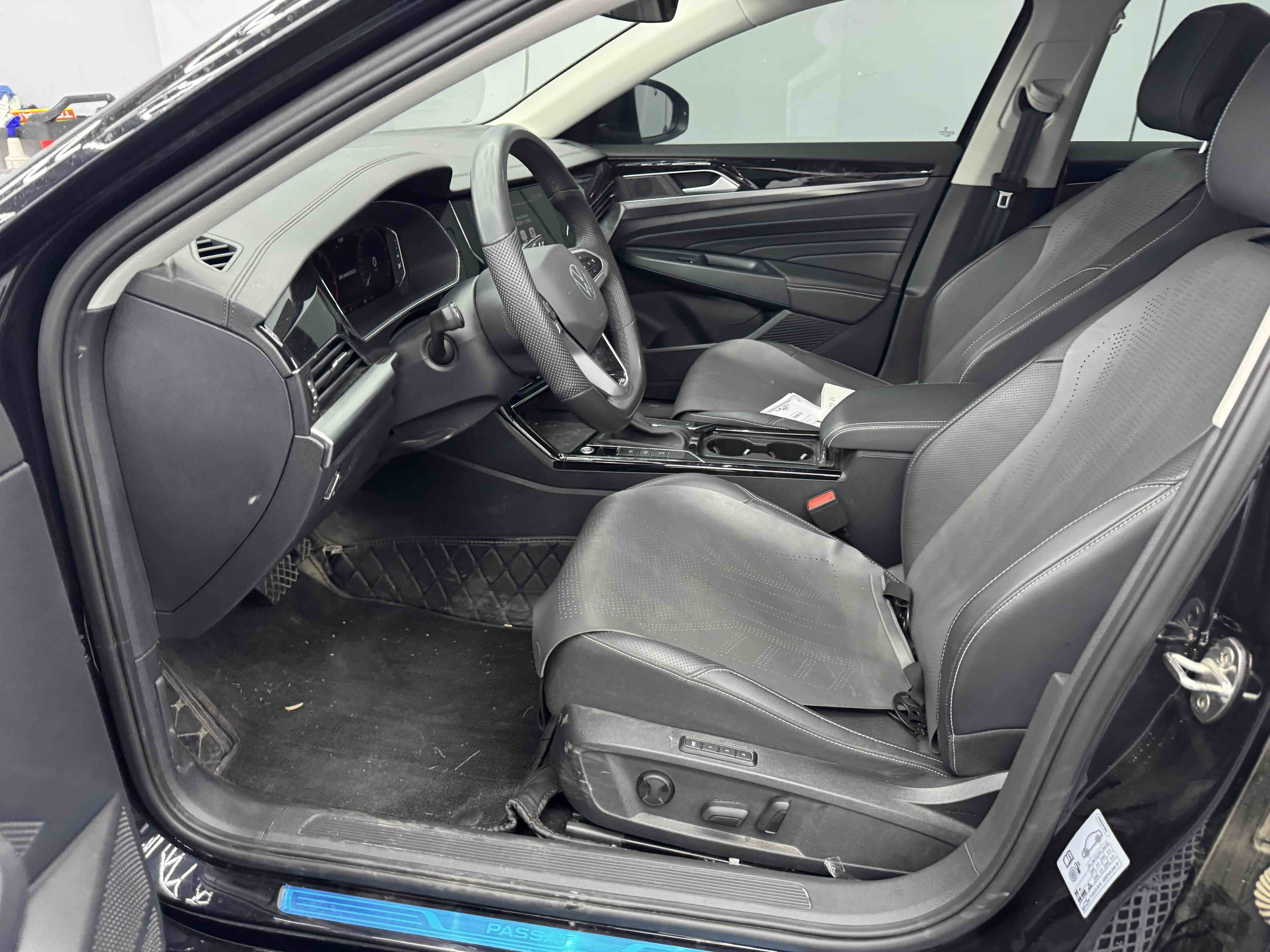 Volkswagen Passat 2025 صورة سيارة #9