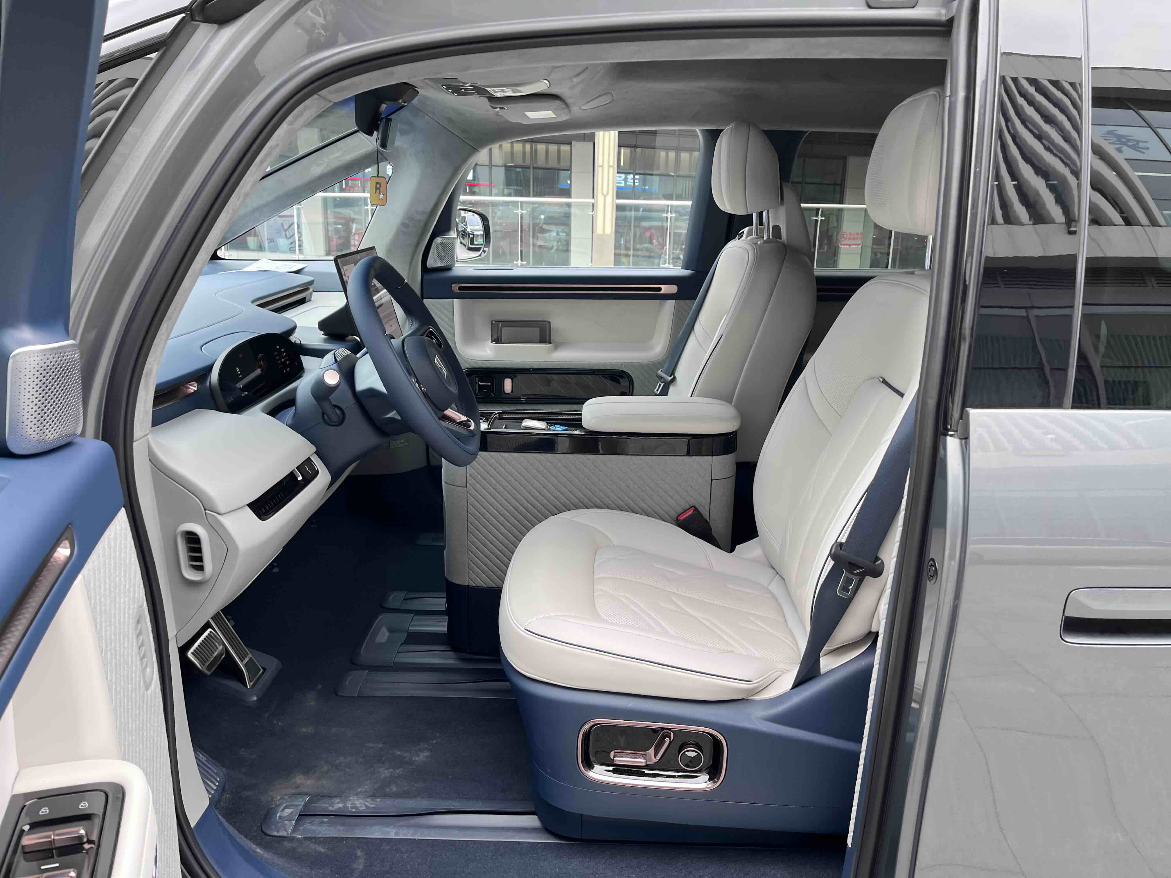 Zeekr MIX 2024 صورة سيارة #9