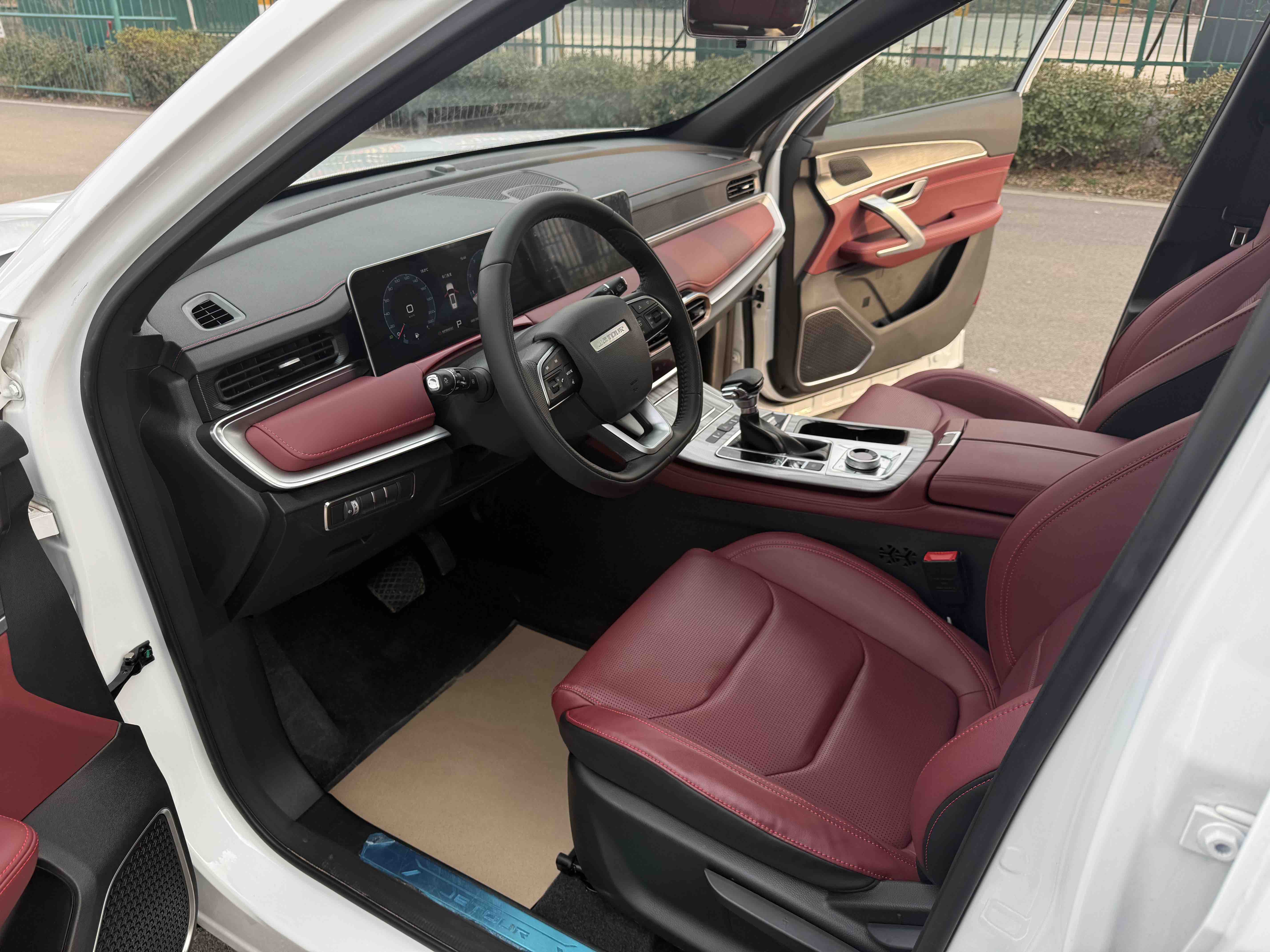 X70 PLUS 2026 #9 X70 PLUS 2026 car image #9