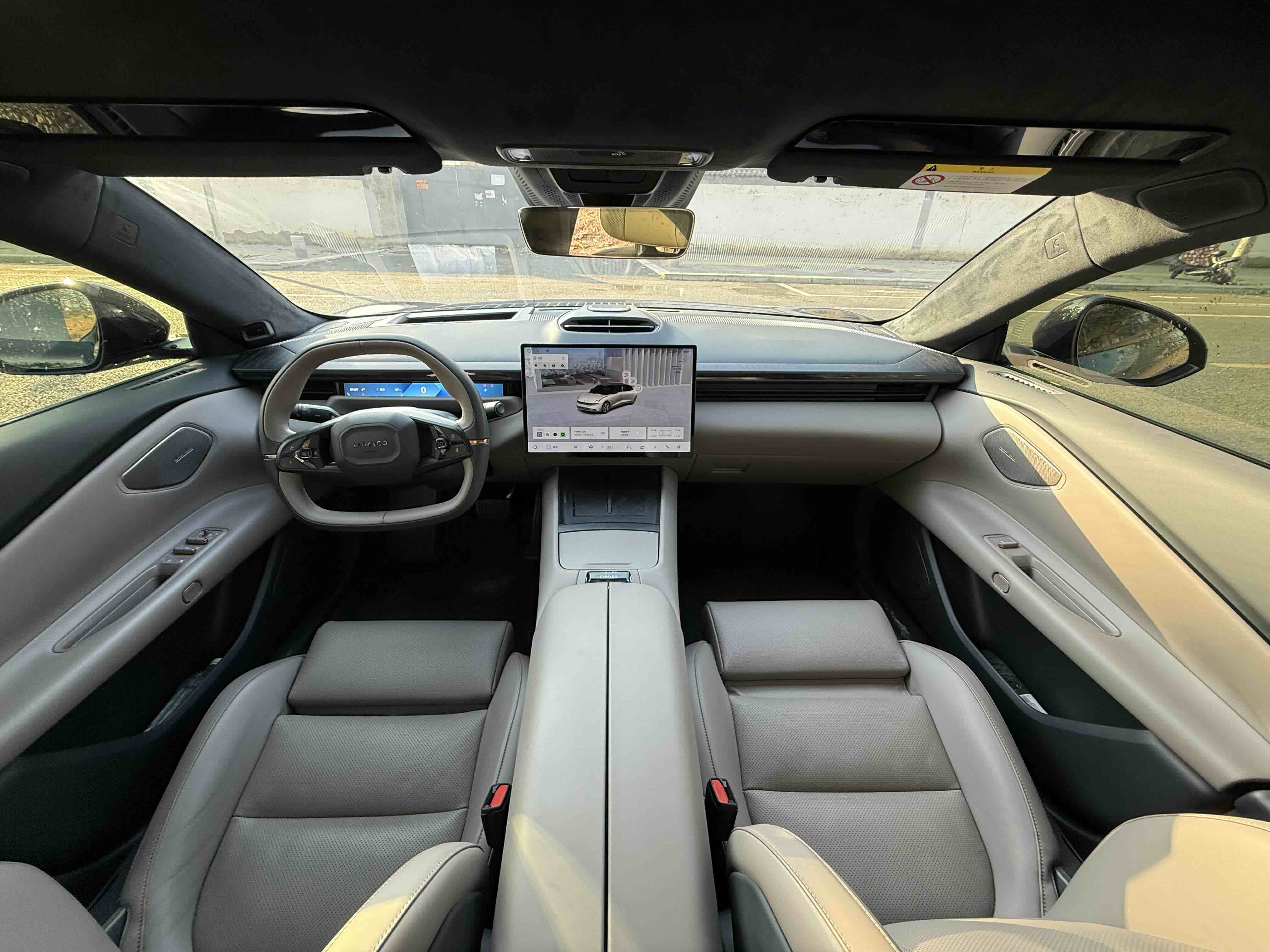 Lynk & Co 2024 car image #9