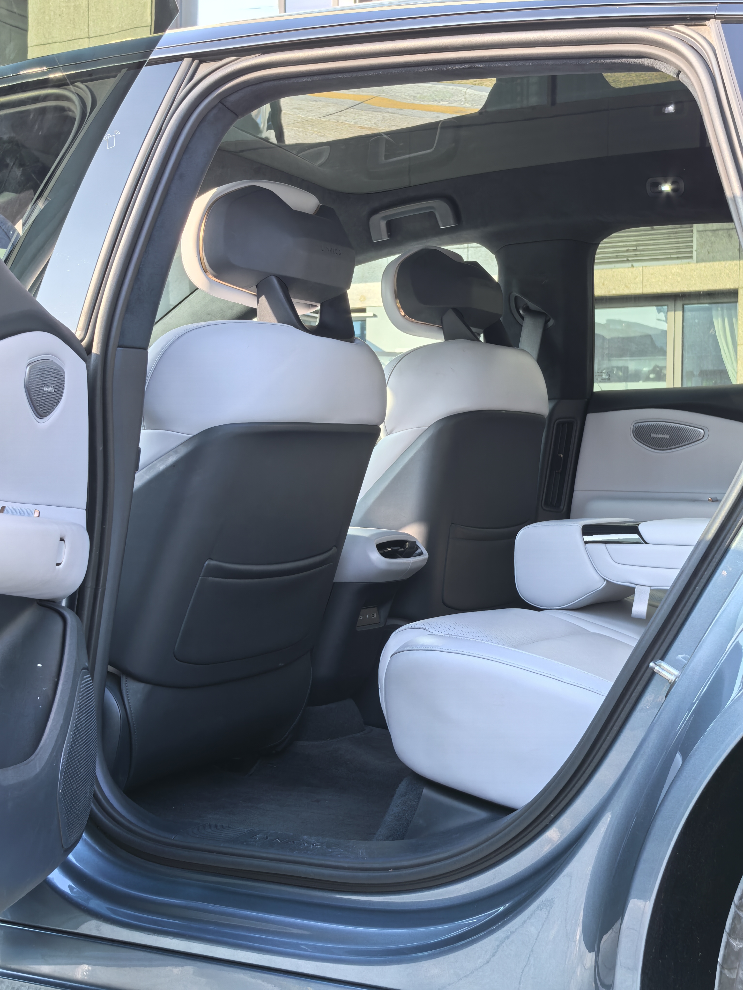 Lynk & Co Z10 2024 #9 Lynk & Co Z10 2024 car image #9