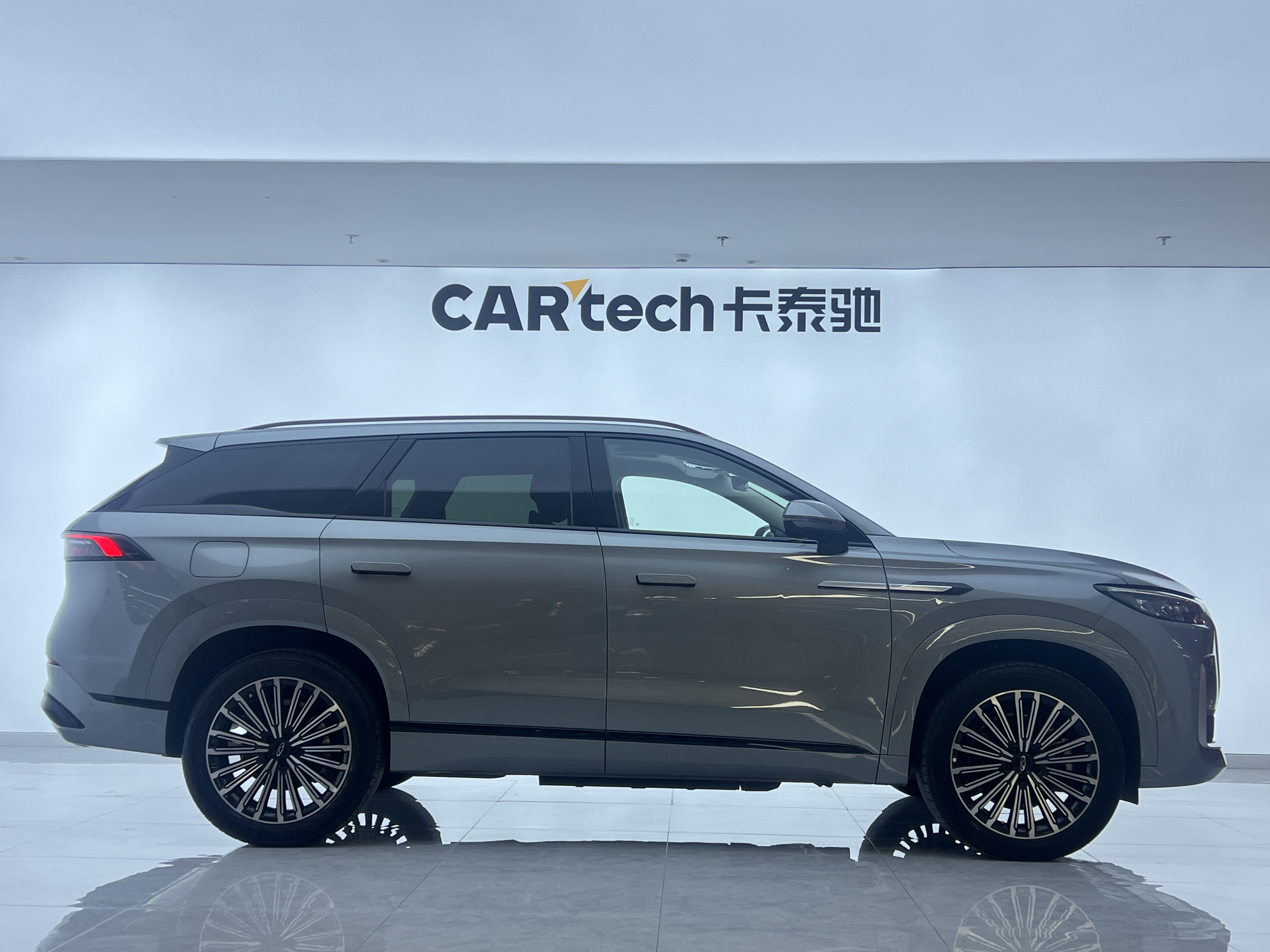 Chery Tiggo9 C-DM 2024 car image #9