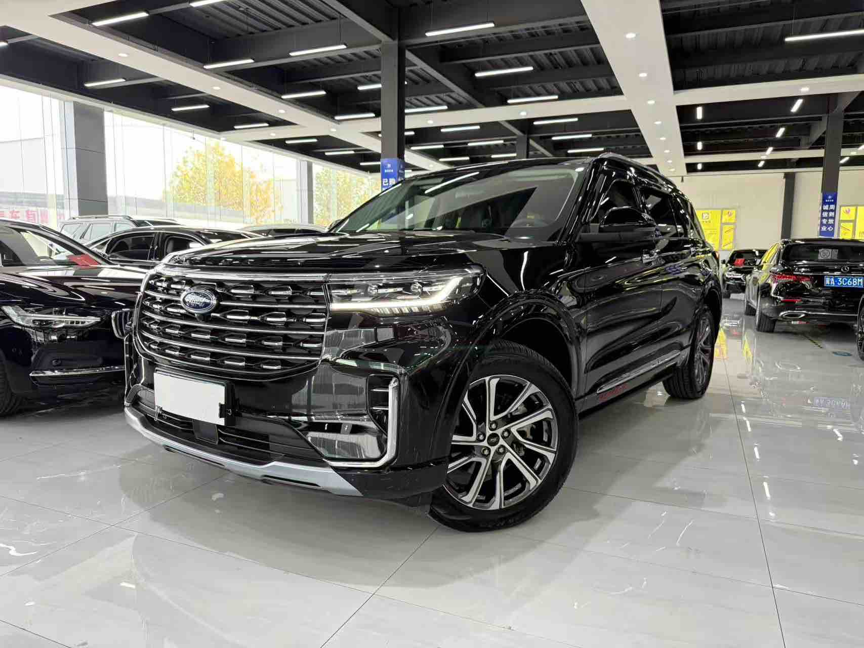 Ford Explorer 2025 immagine di auto #9