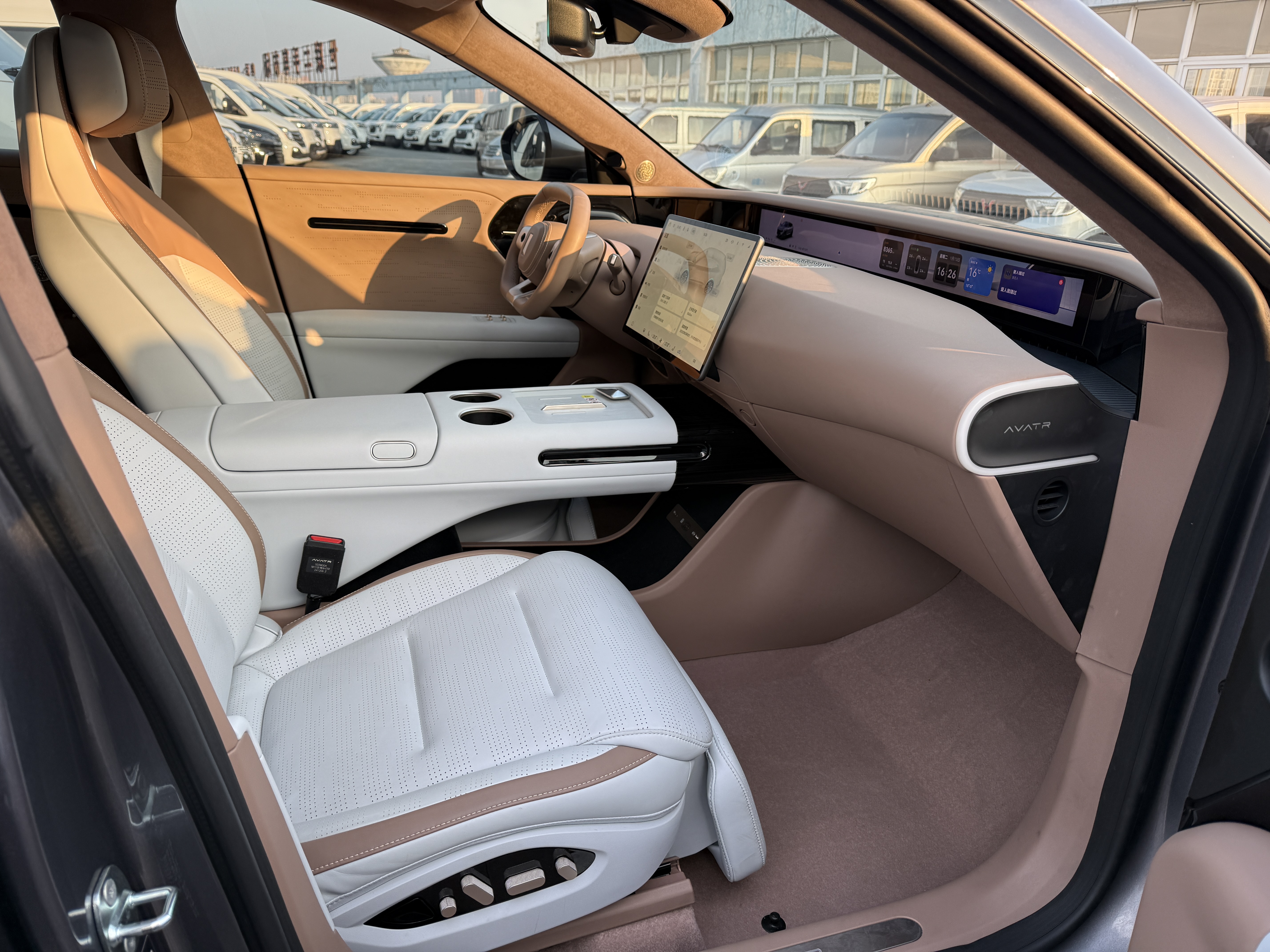 Avatr 07 2025 car image #9