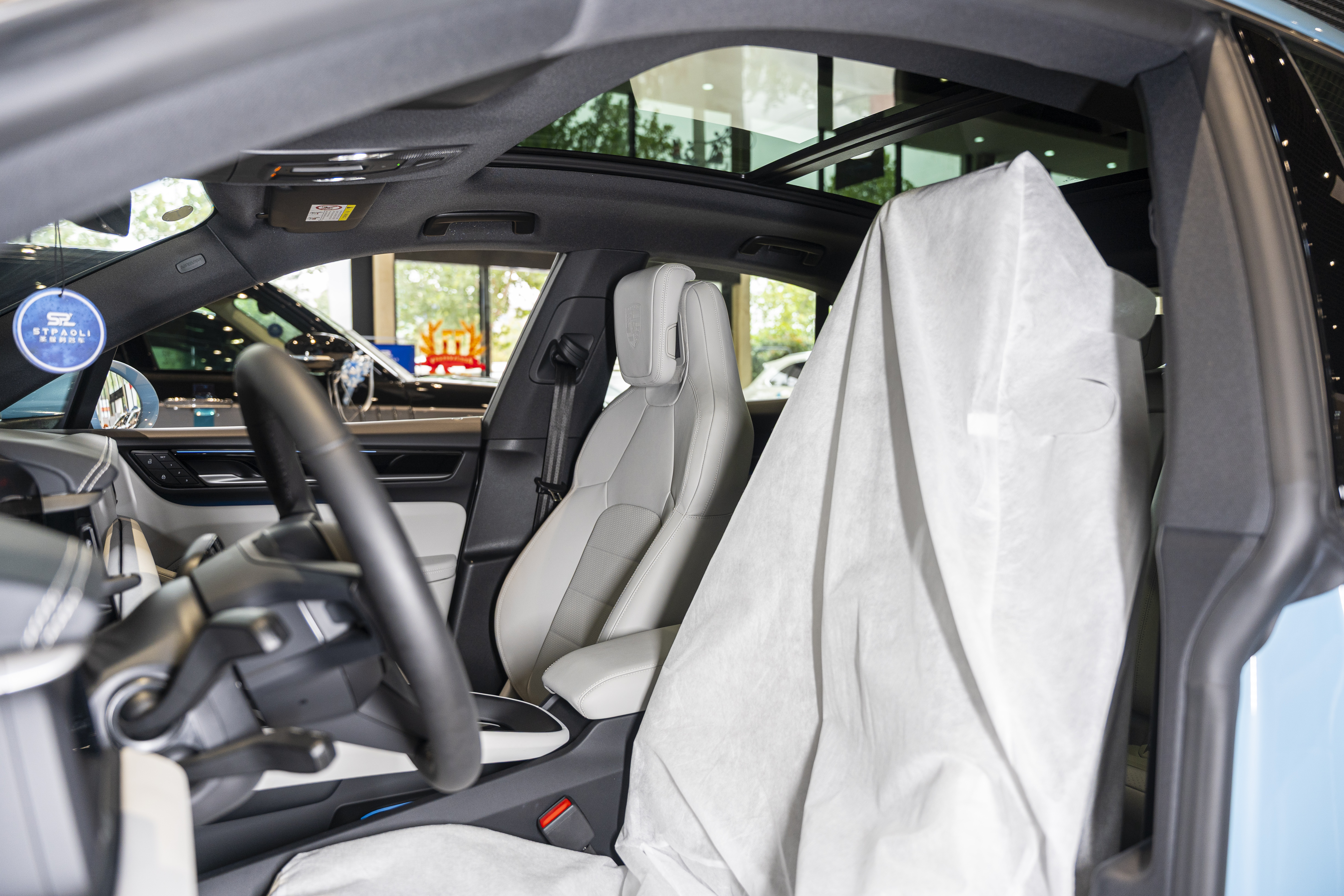 Venza 2025 car image #9