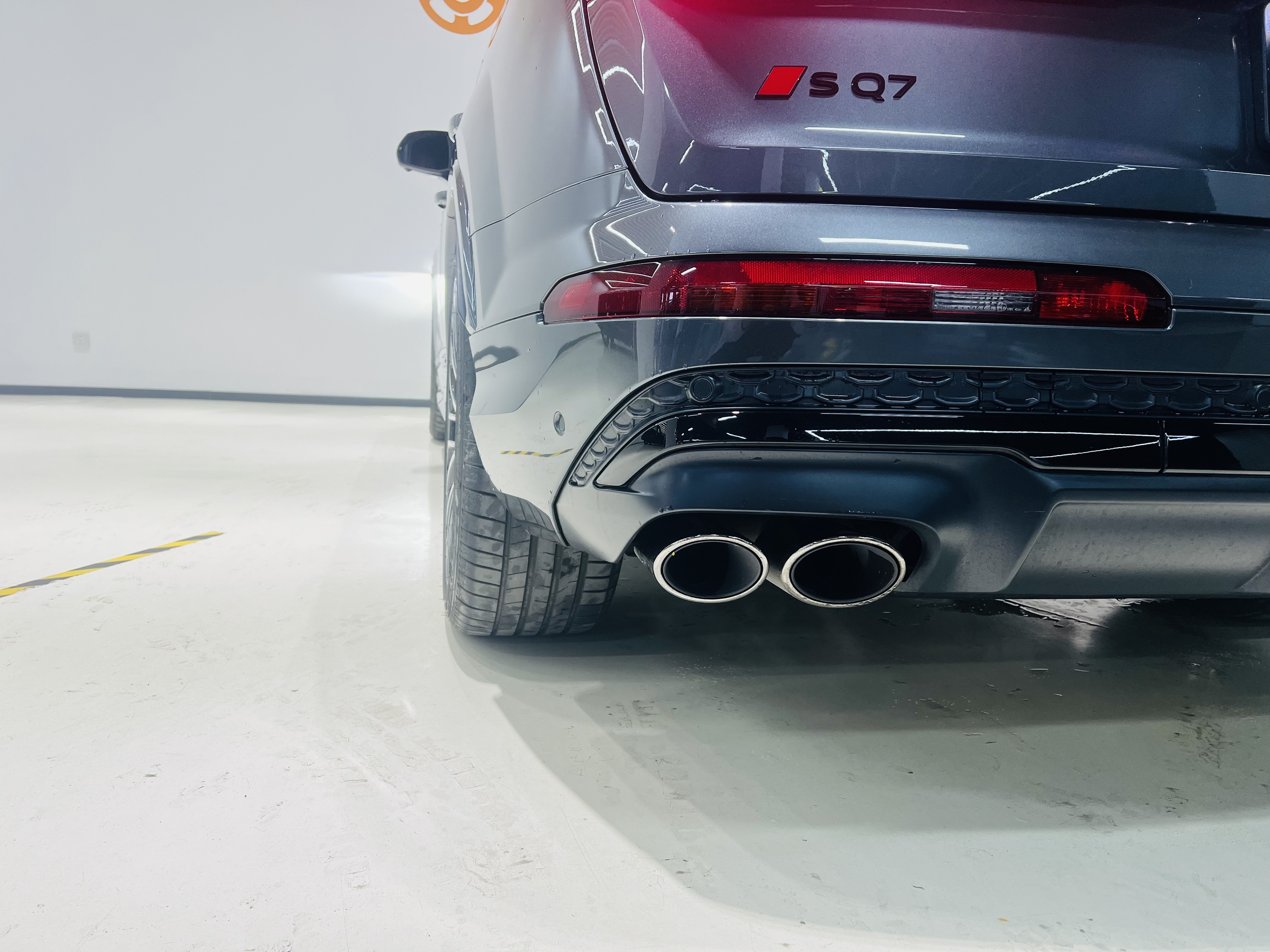 Audi SQ7 2024 #9 Audi SQ7 2024 изображение автомобиля #9