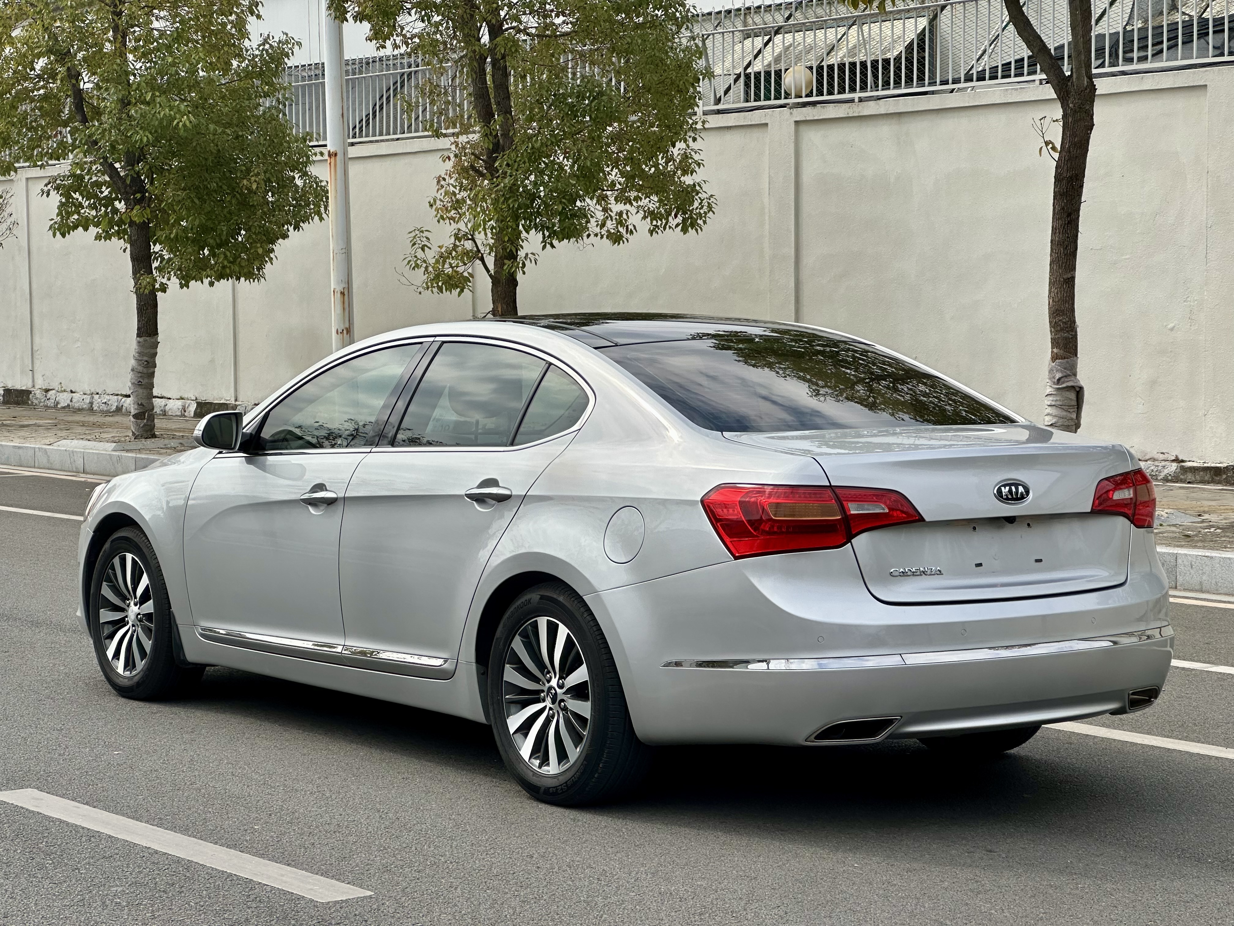 Kia Cadenza 2012 car image #9