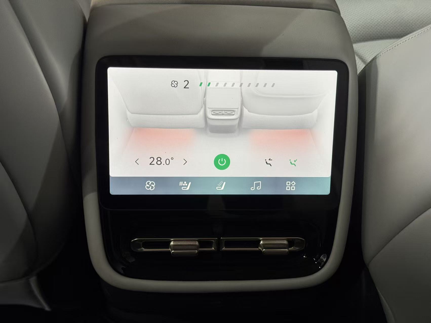 Xpeng P7+ 2025 car image #9